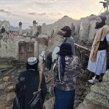 Over 1000 døde etter jordskjelv i Afghanistan. – Mange ligger fastklemt i ødelagte hus.