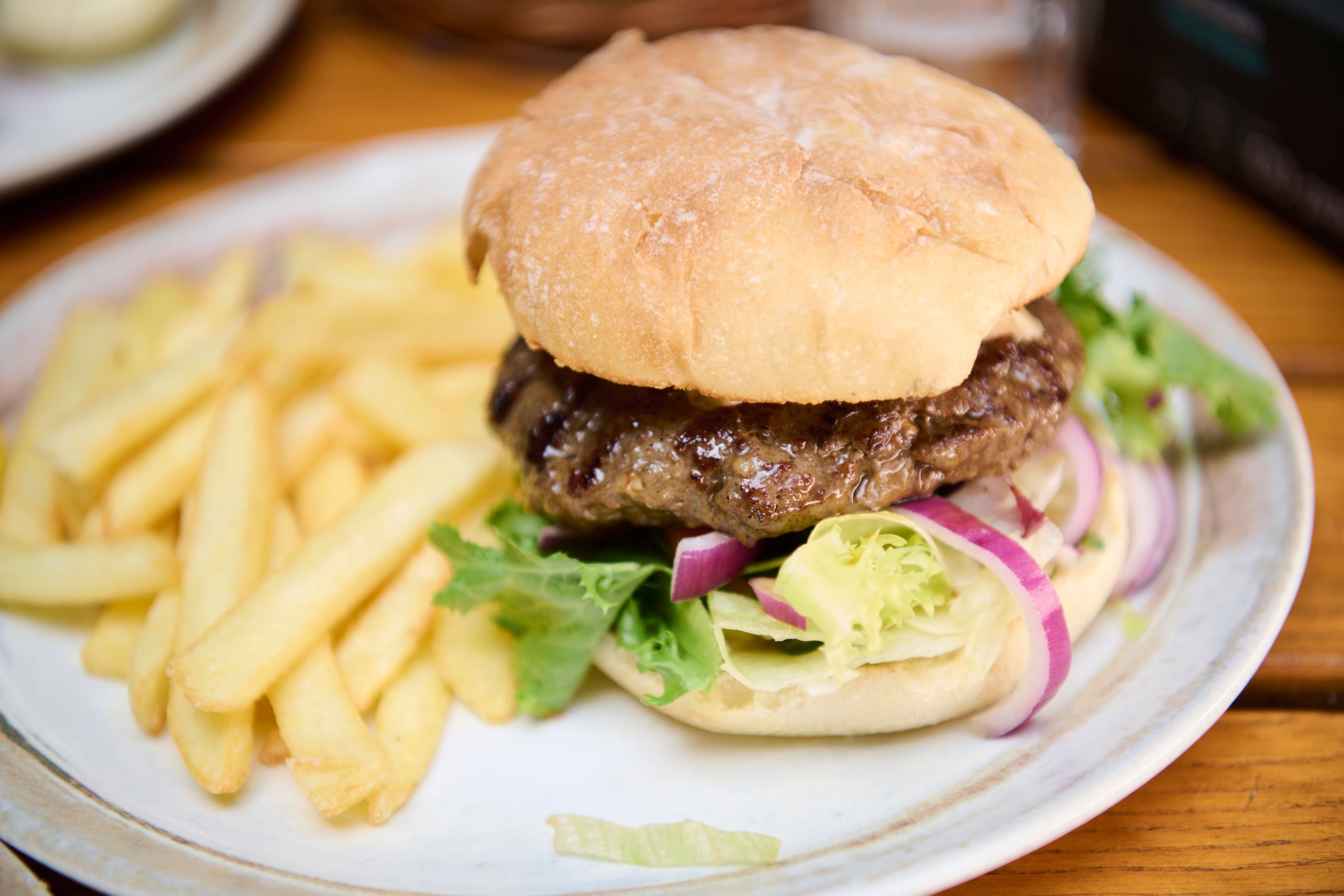 Café Sara har 60 retter på menyen. Vi testet alle sammen.