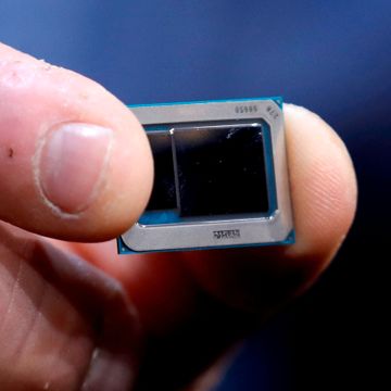 Intel flytter produksjon av databrikker til Europa.  Skal bruke 800 mrd. 