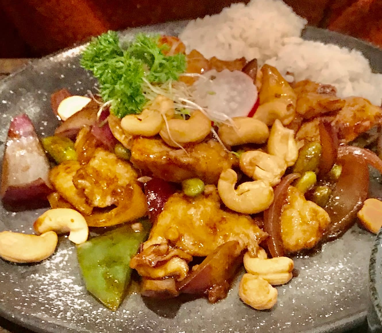 Saftig kylling i en mettende og god «Gong Bao». 