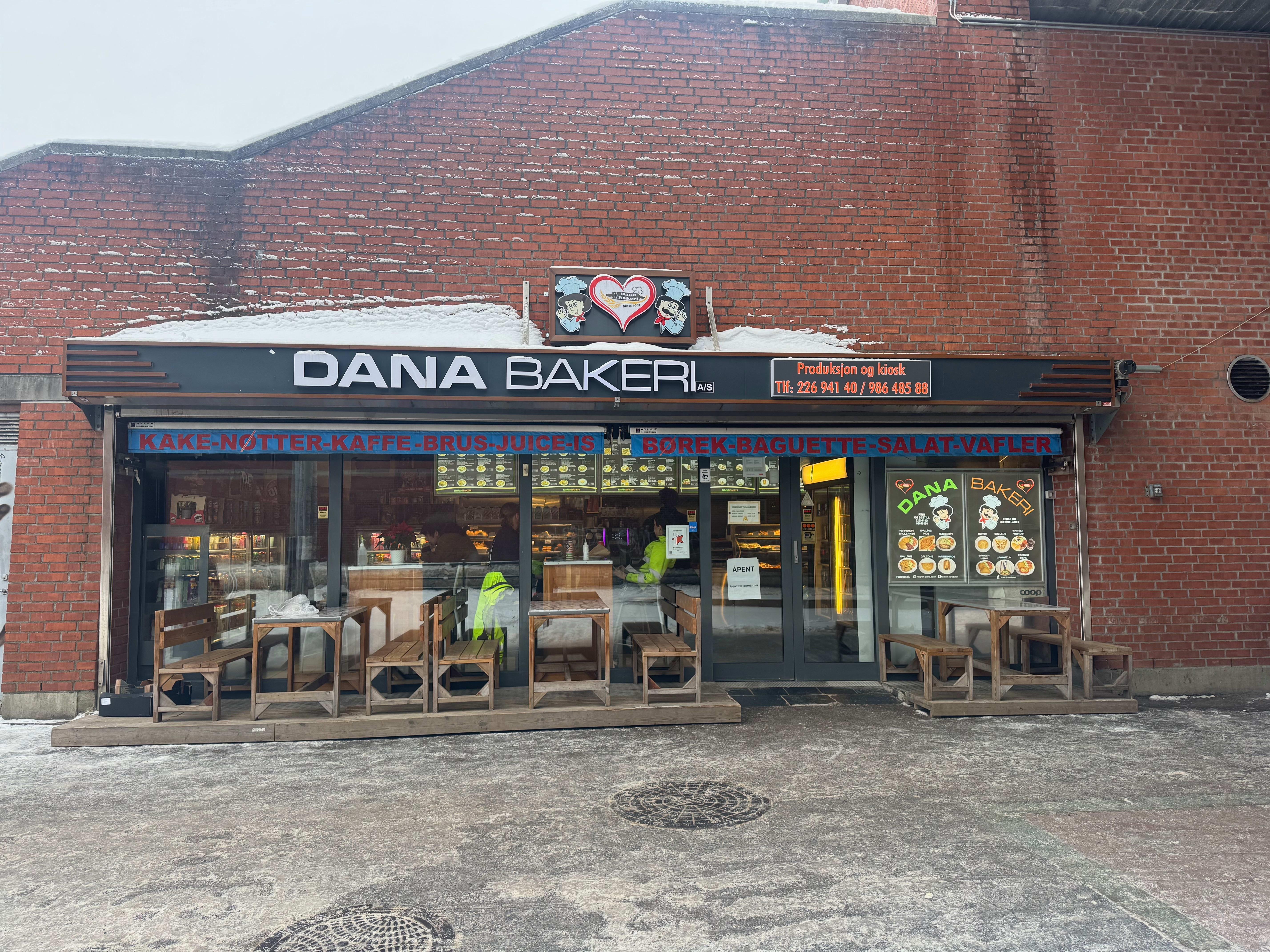 Under T-banestoppet Forskningsparken finner du denne sjappa. Det er ca. 10 plasser inne og ute. 