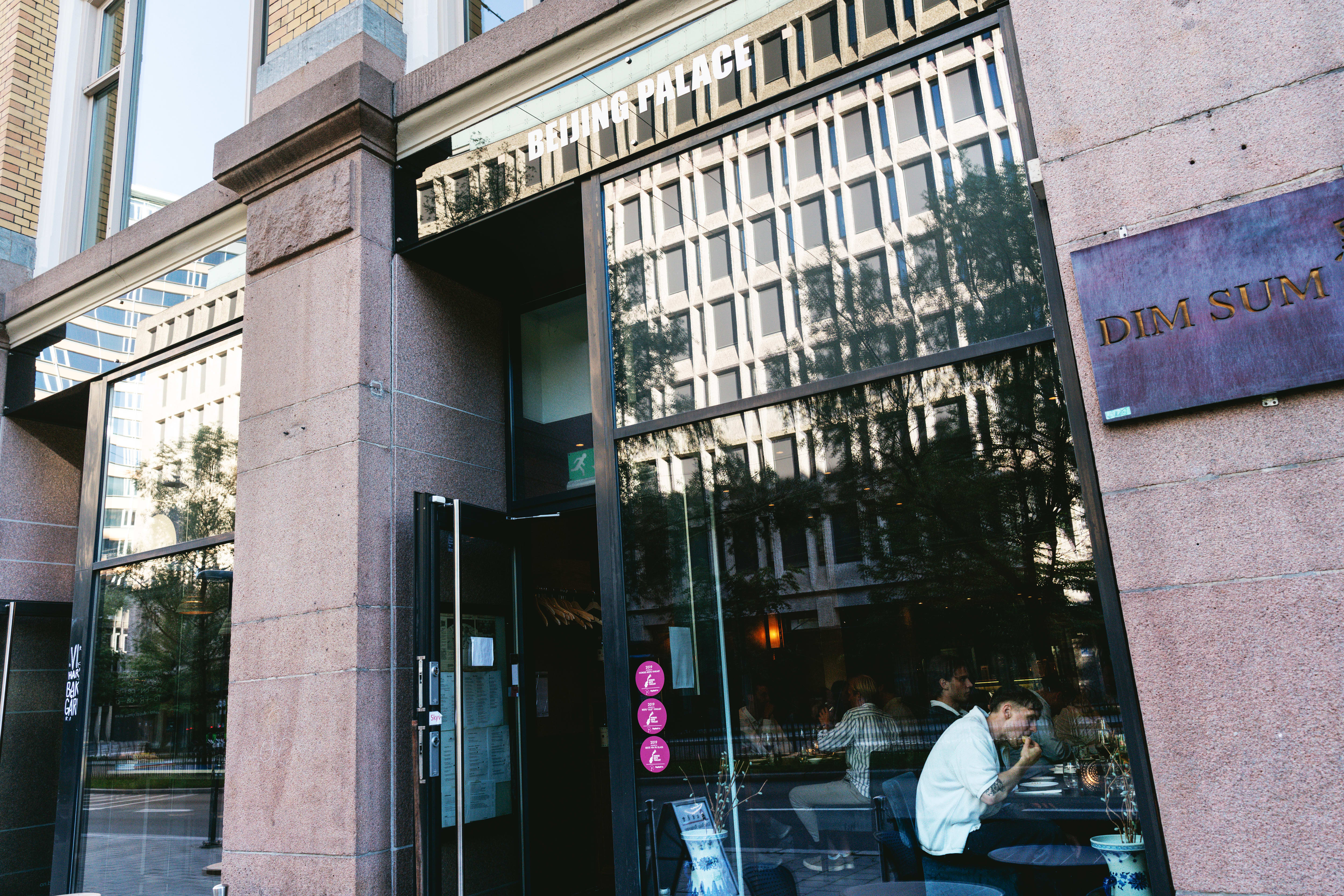 Her bør du gå inn dørene. 