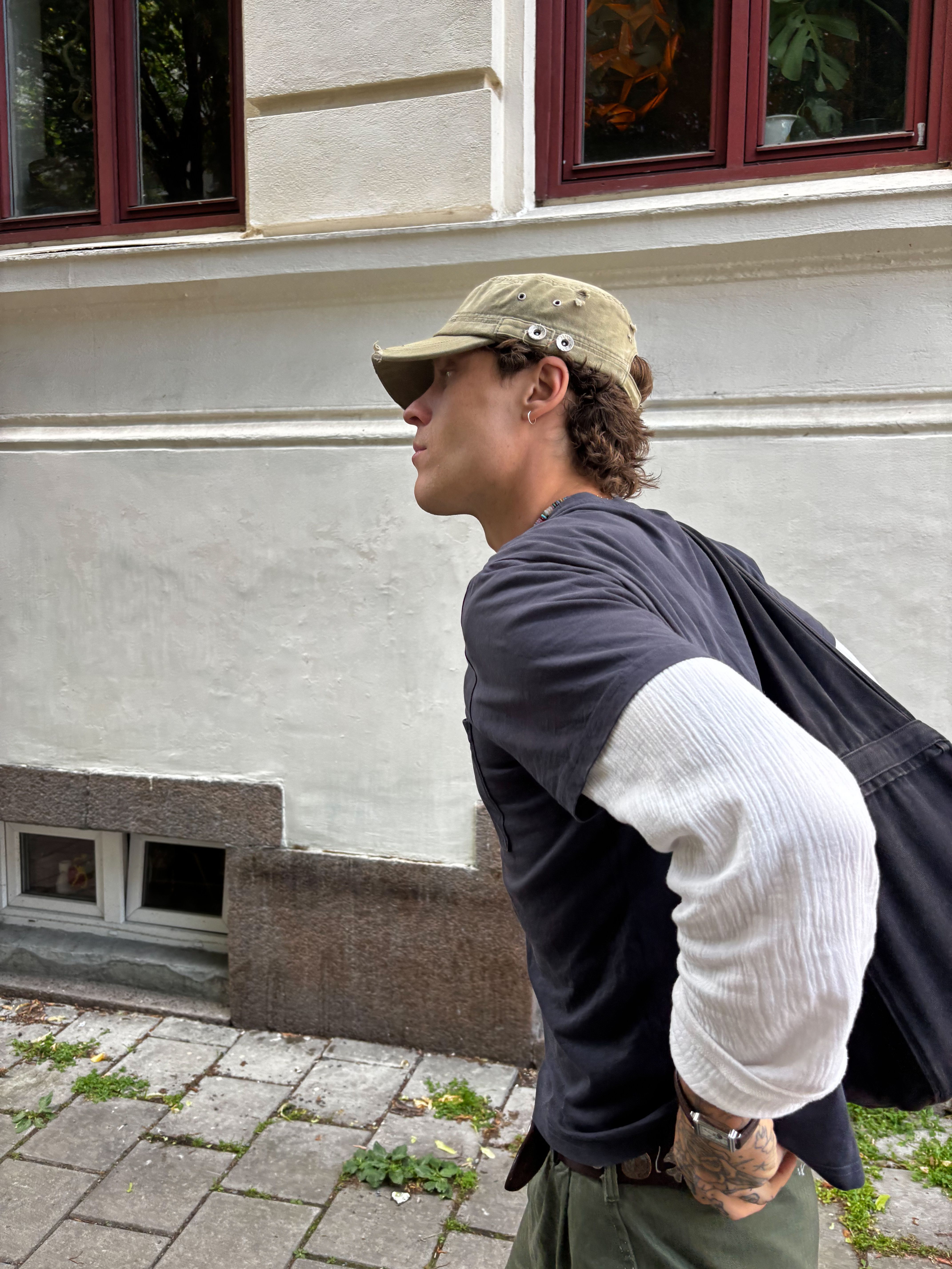 Influenser Wiliam Eljarbø (@sry.will) i sin selvutnevnte hverdagscaps.