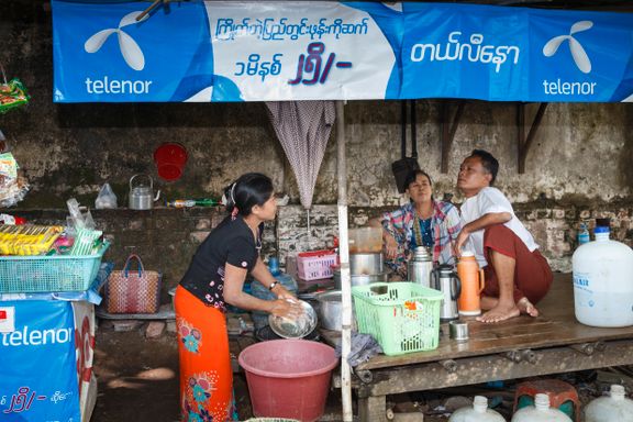 Telenor vil selge seg ut av Myanmar etter press fra militærjuntaen. Nå kan planene skrotes. 