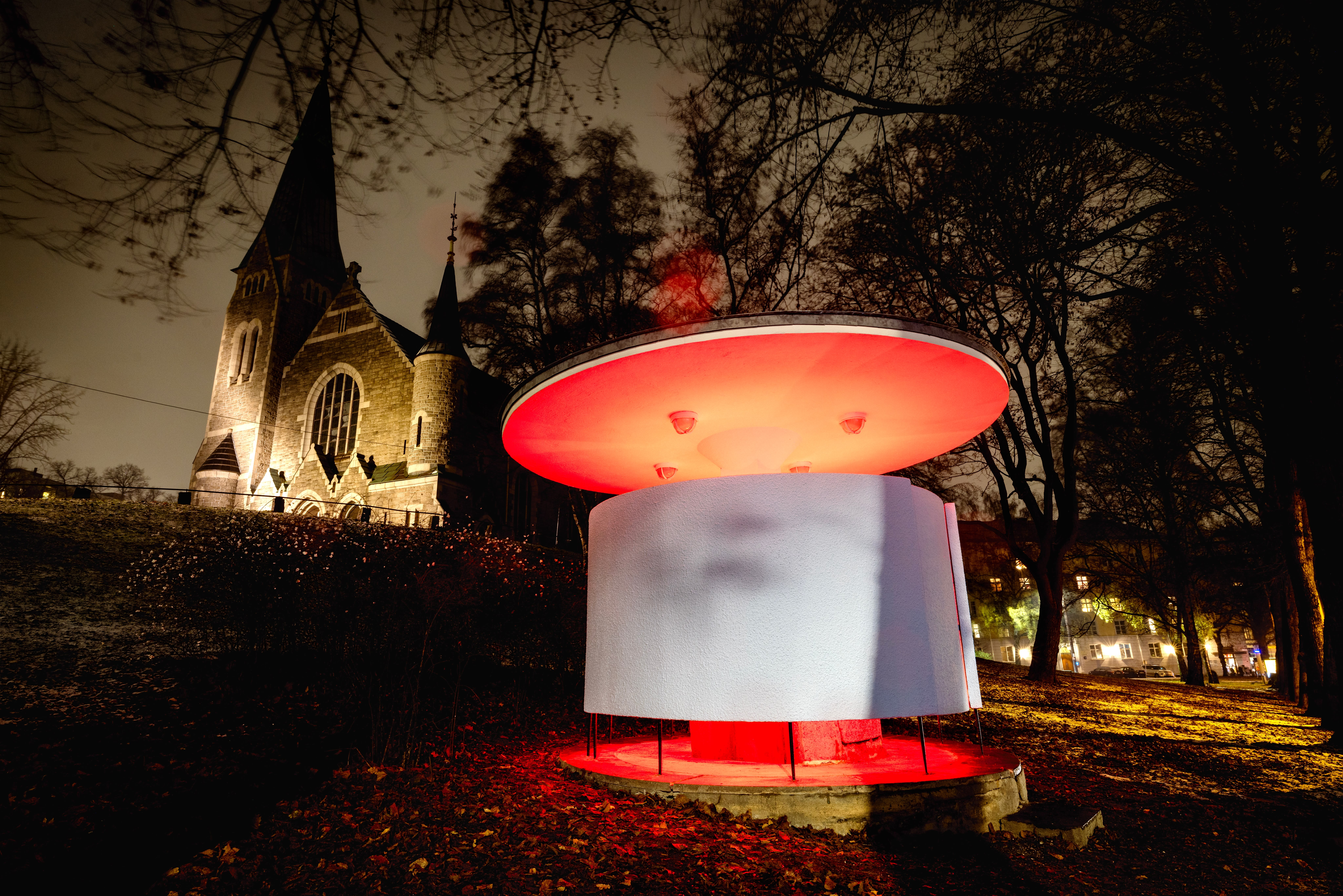 Installasjon er midlertidig. I første omgang står den frem til sommeren.