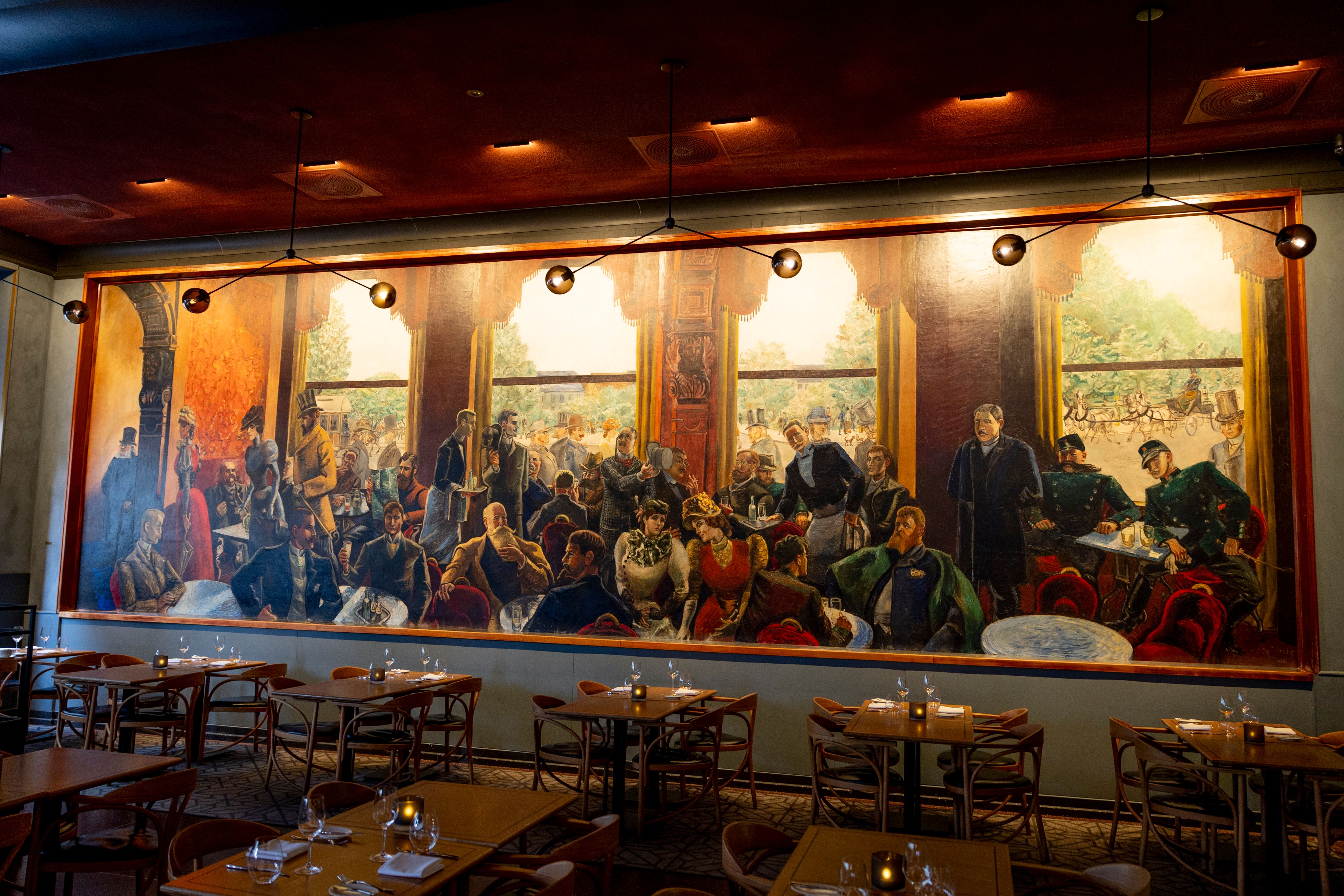 Grand Café skriker etter gjester