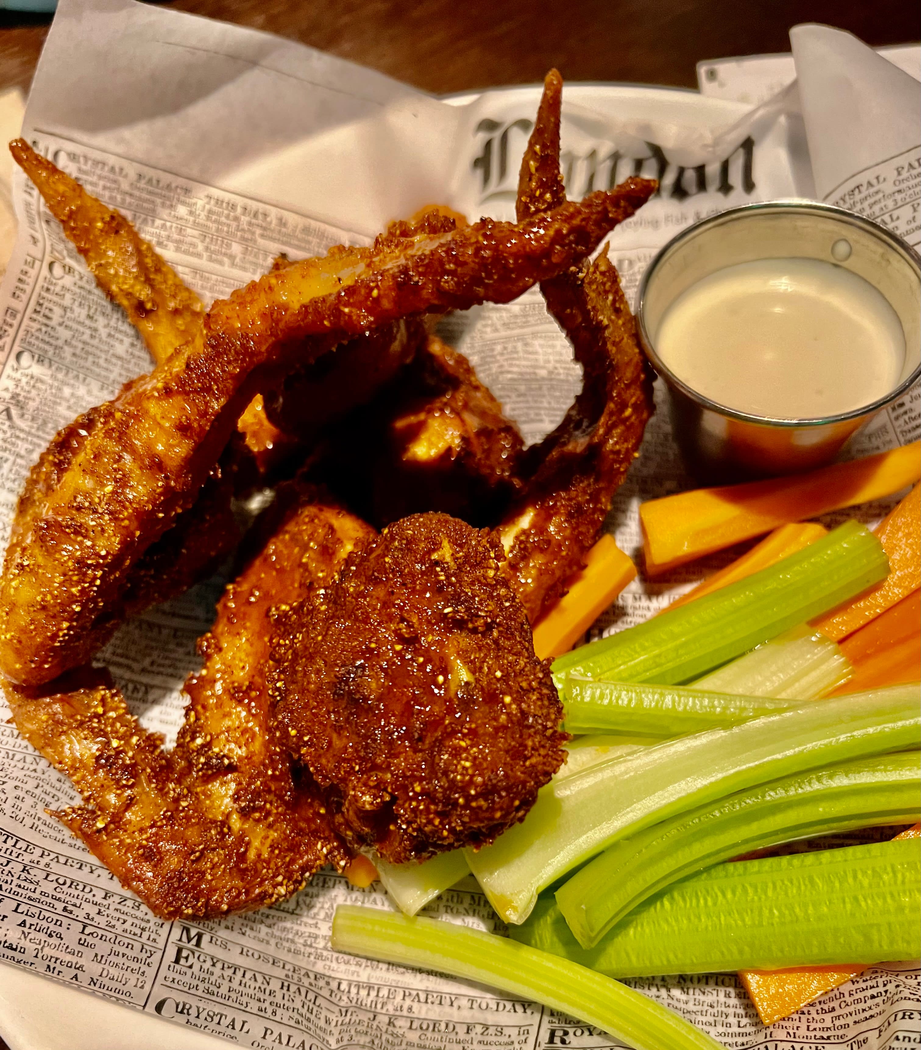 Kyllingvinger marinert i habanerosaus er en varm opplevelse. 