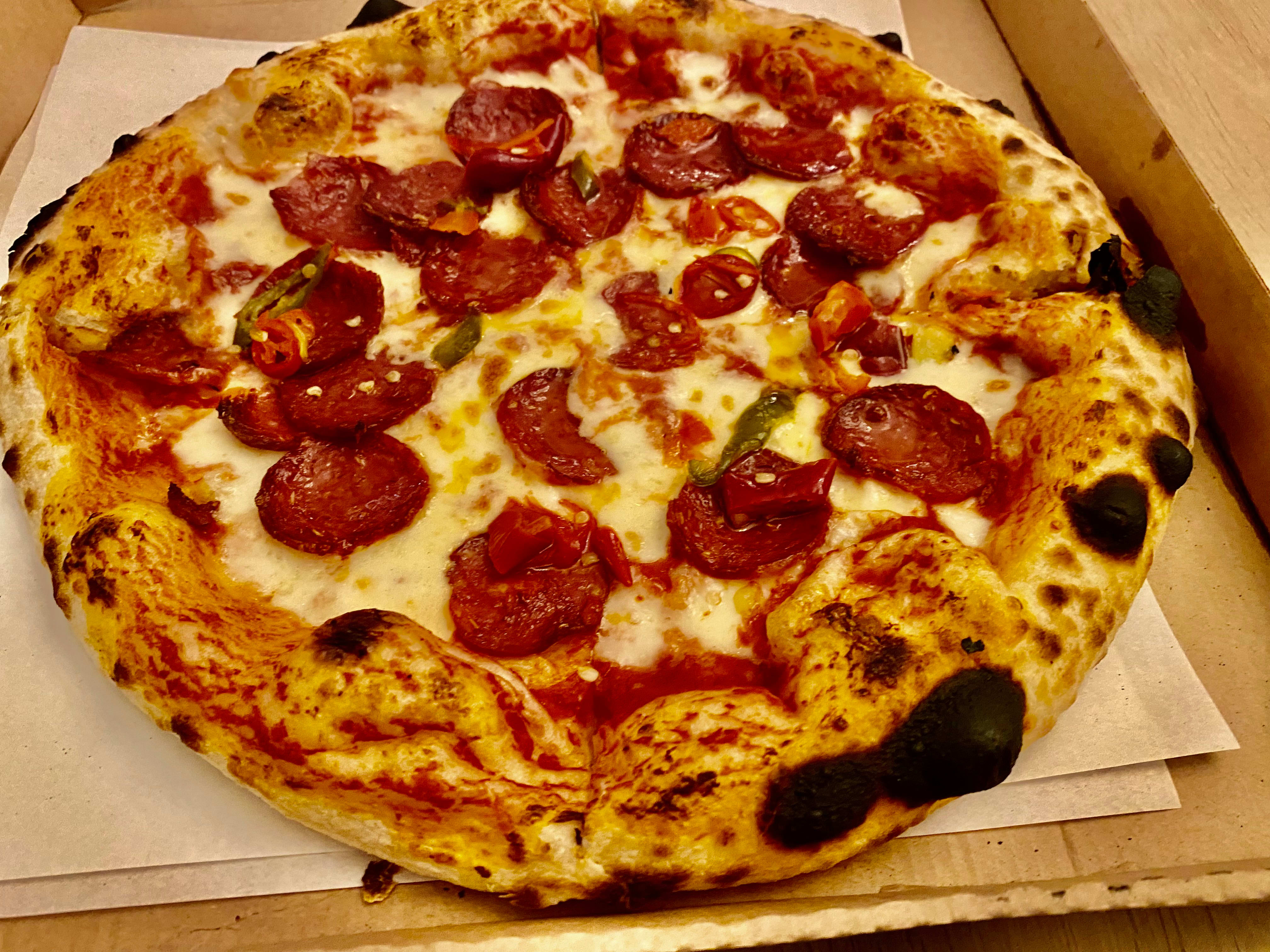 Byens beste pizza? Ja, pepperonivarianten hos ZZ slår de fleste, mener vår anmelder. 