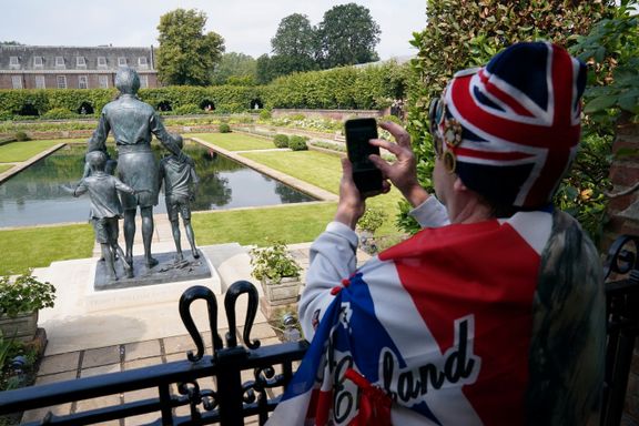 Diana-statuen slaktes av anmeldere, mener den likner på tidligere statsminister