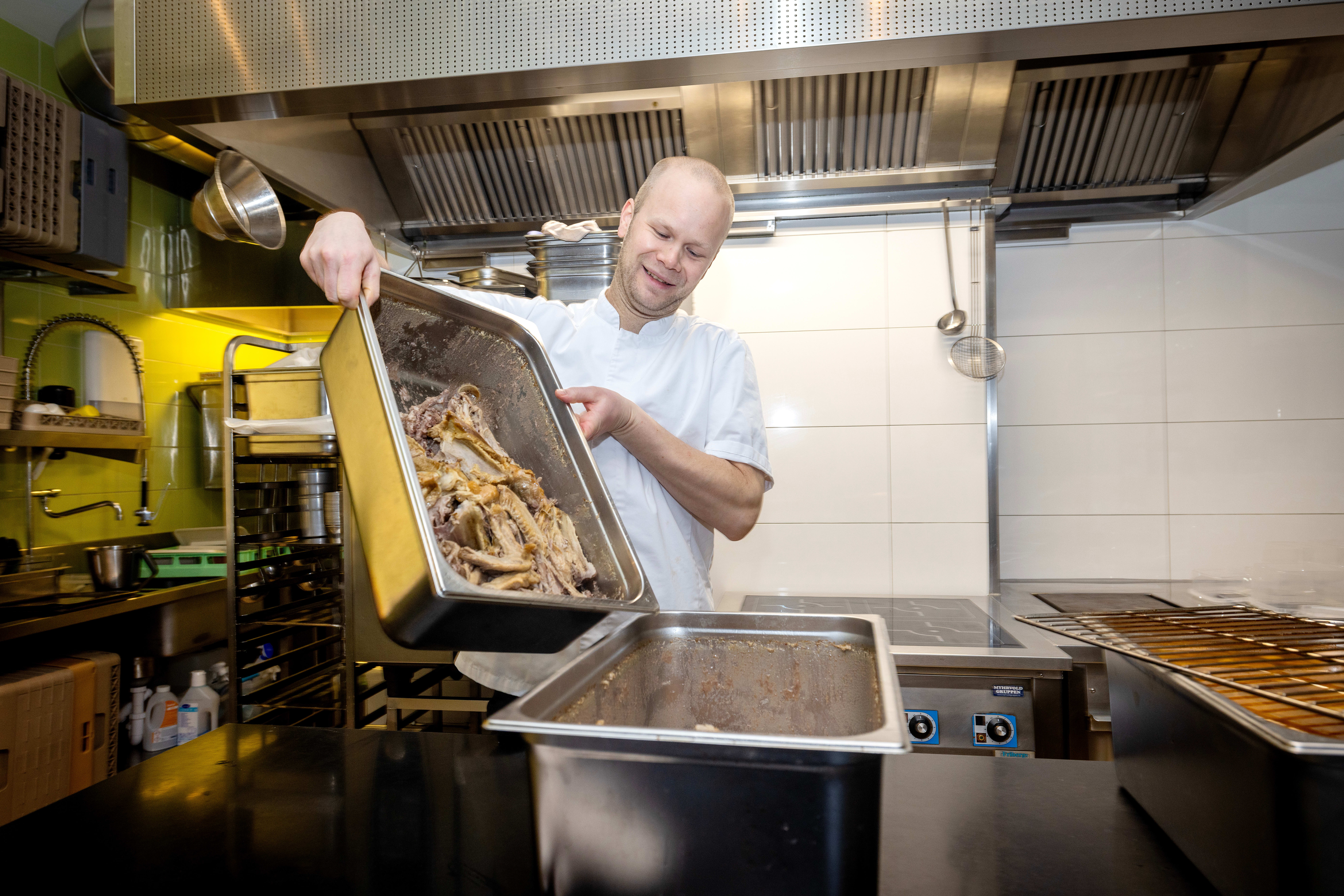 Her spiser kokkene billig og bra