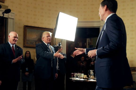 Comey: Trump ba meg stanse etterforskningen av Flynn
