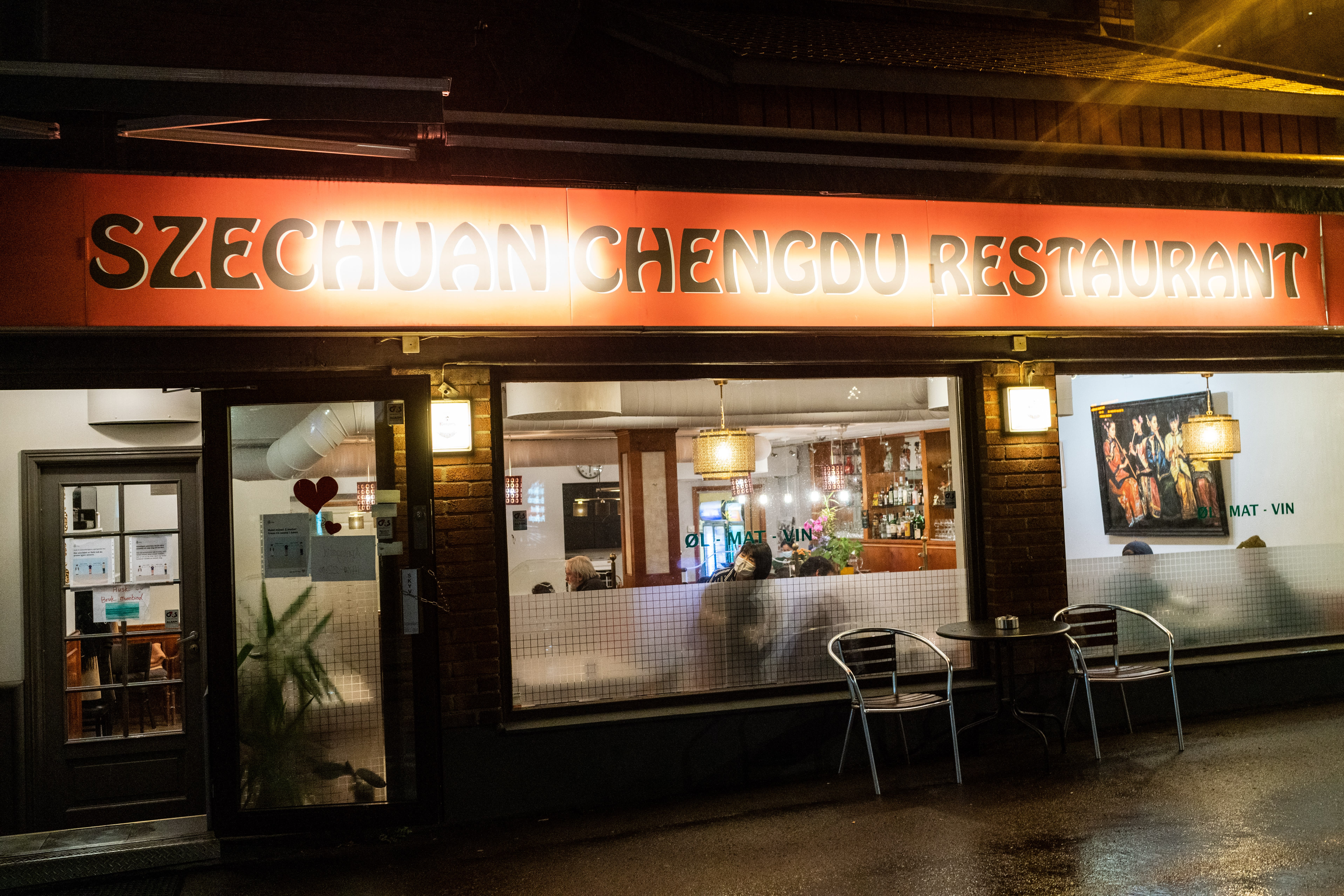 Utenfra ser Szechuan Chengdu ut som en typisk norsk kinarestaurant med billig øl og sursøt saus på menyen. Men inne kan du oppleve et ekte kinesisk eventyr. 