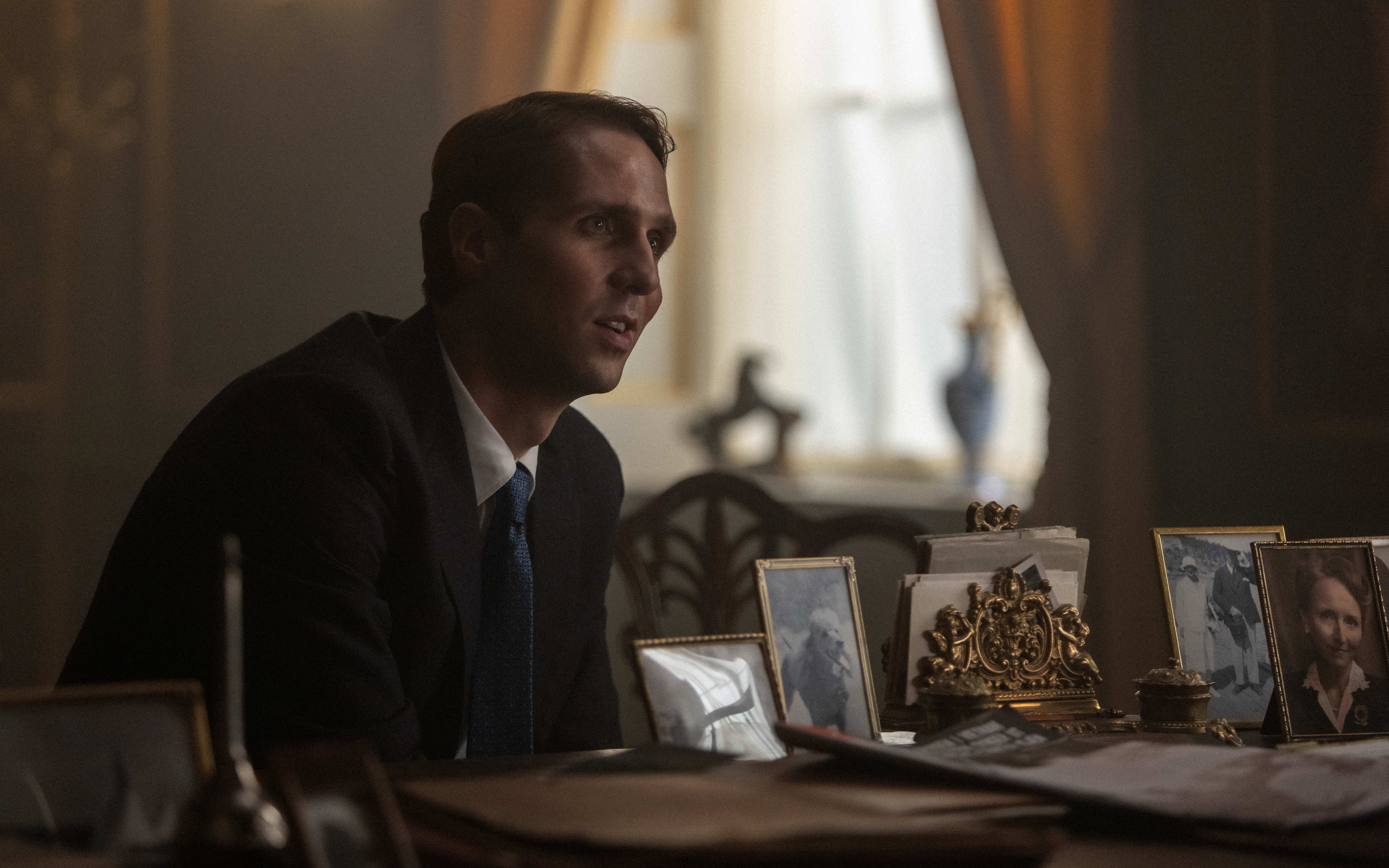 Kronprisen får endelig tatt en alvorsprat med sin far.