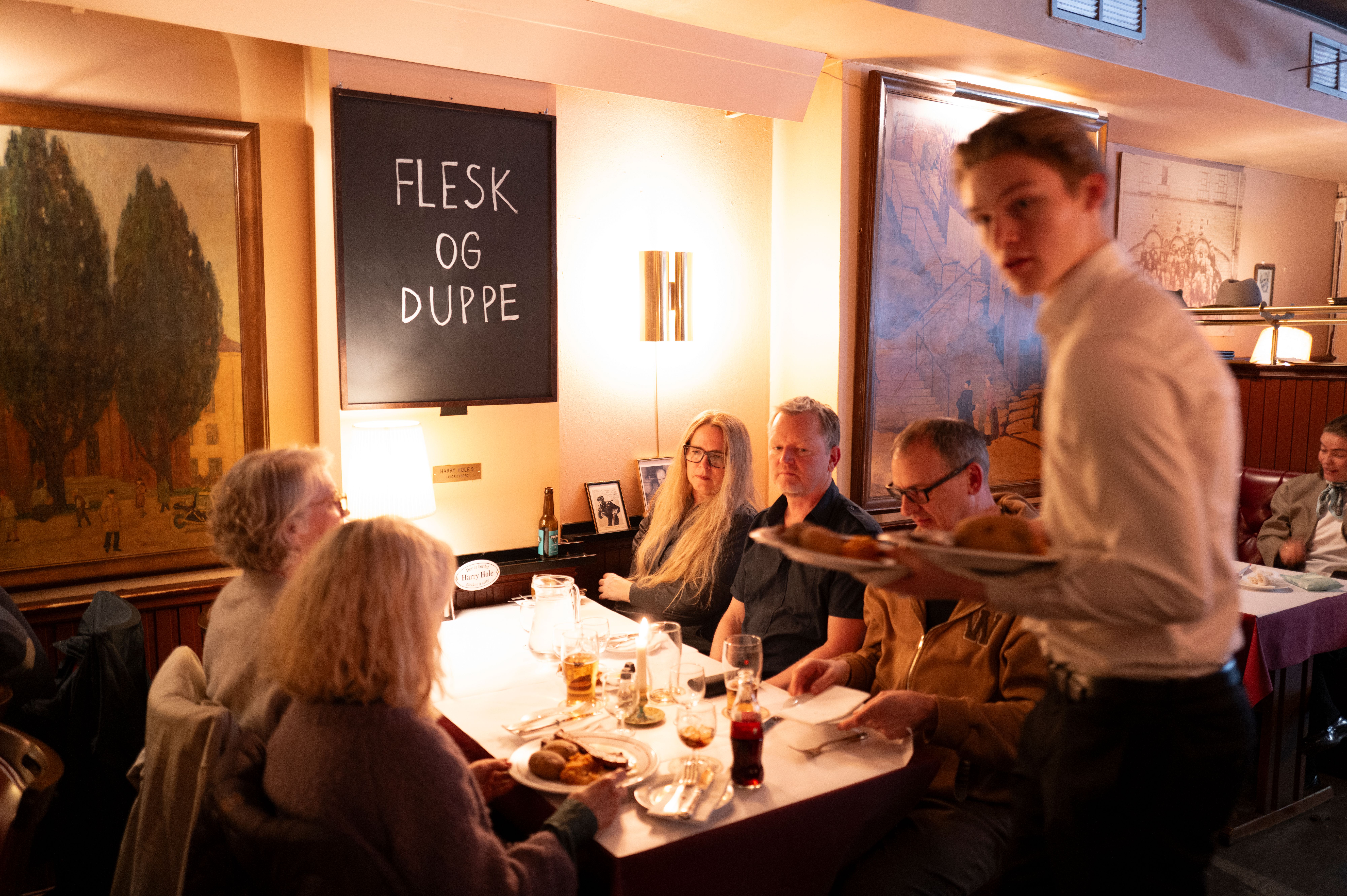 Endelig kan vi spise på Harry Holes stamsted igjen