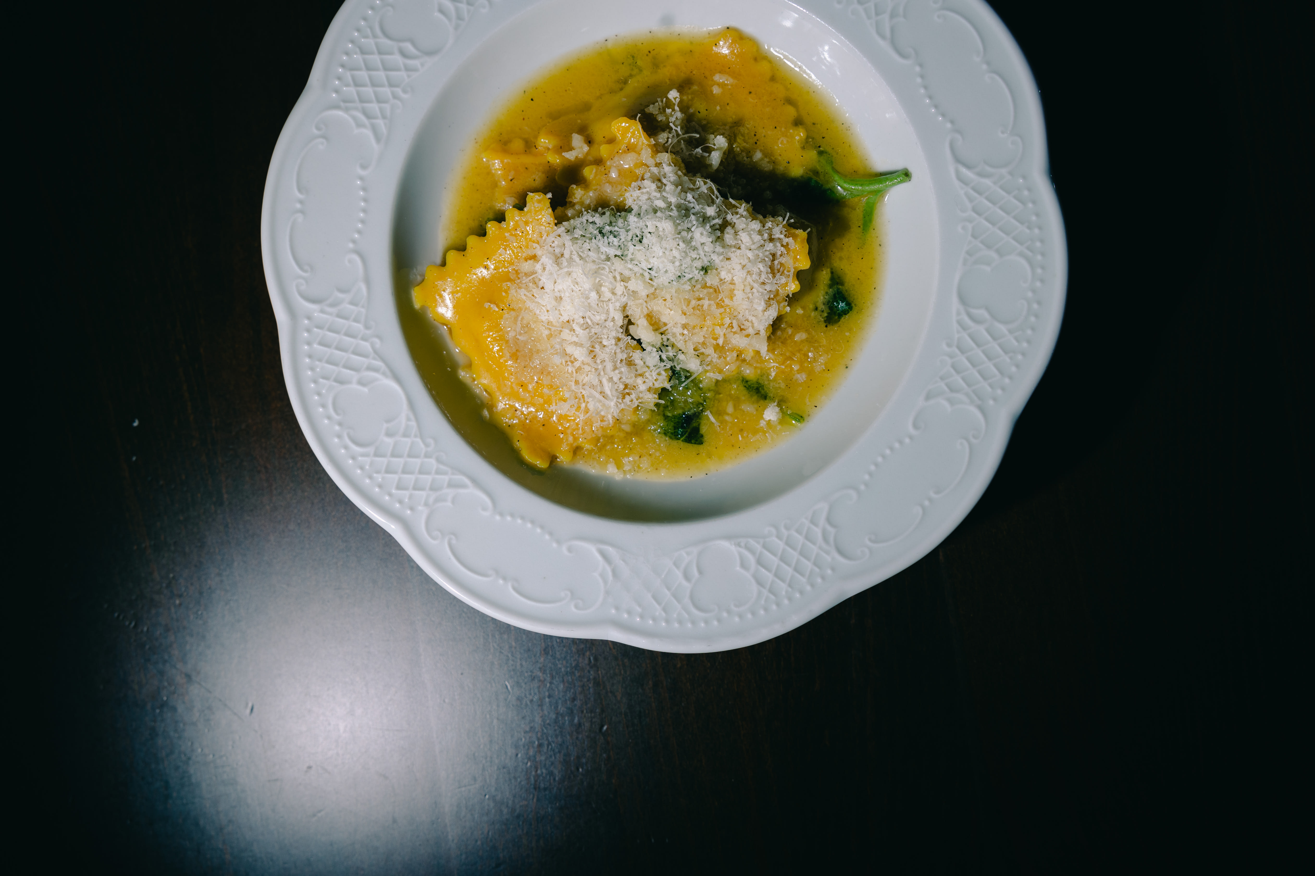 Ravioli med salviesmør og gresskar.