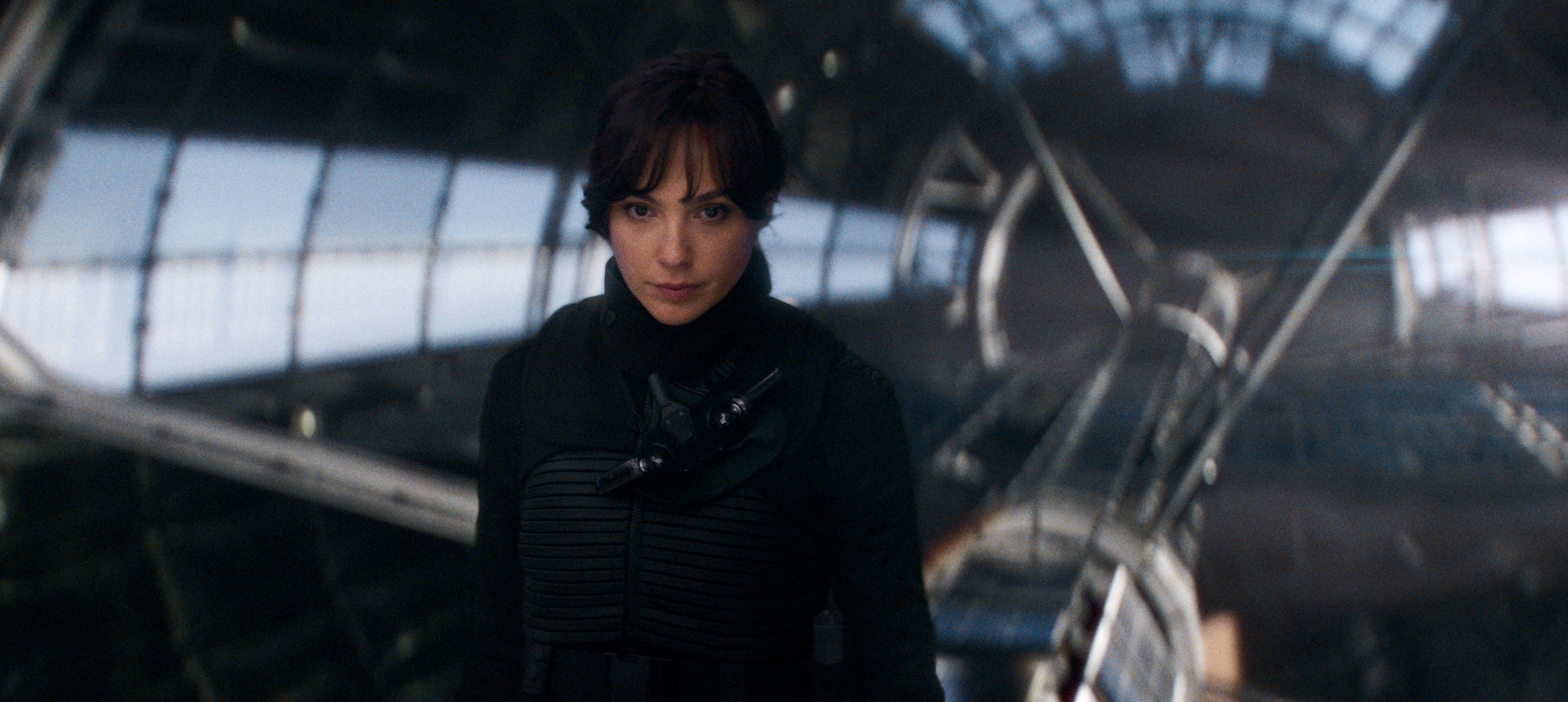 Etter «Wonder Woman» og «Fast and Furious»-filmene er Gal Gadot tilbake som rendyrket actionhelt i Bond og Bourne-kategorien.