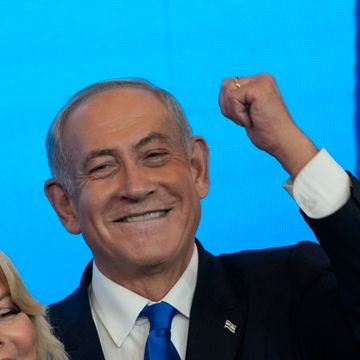 Netanyahu tar tilbake makten med drahjelp fra ytre høyre i Israel