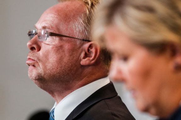 Kontrollkomiteen ber Solberg om svar om Sandbergs mobilbruk 