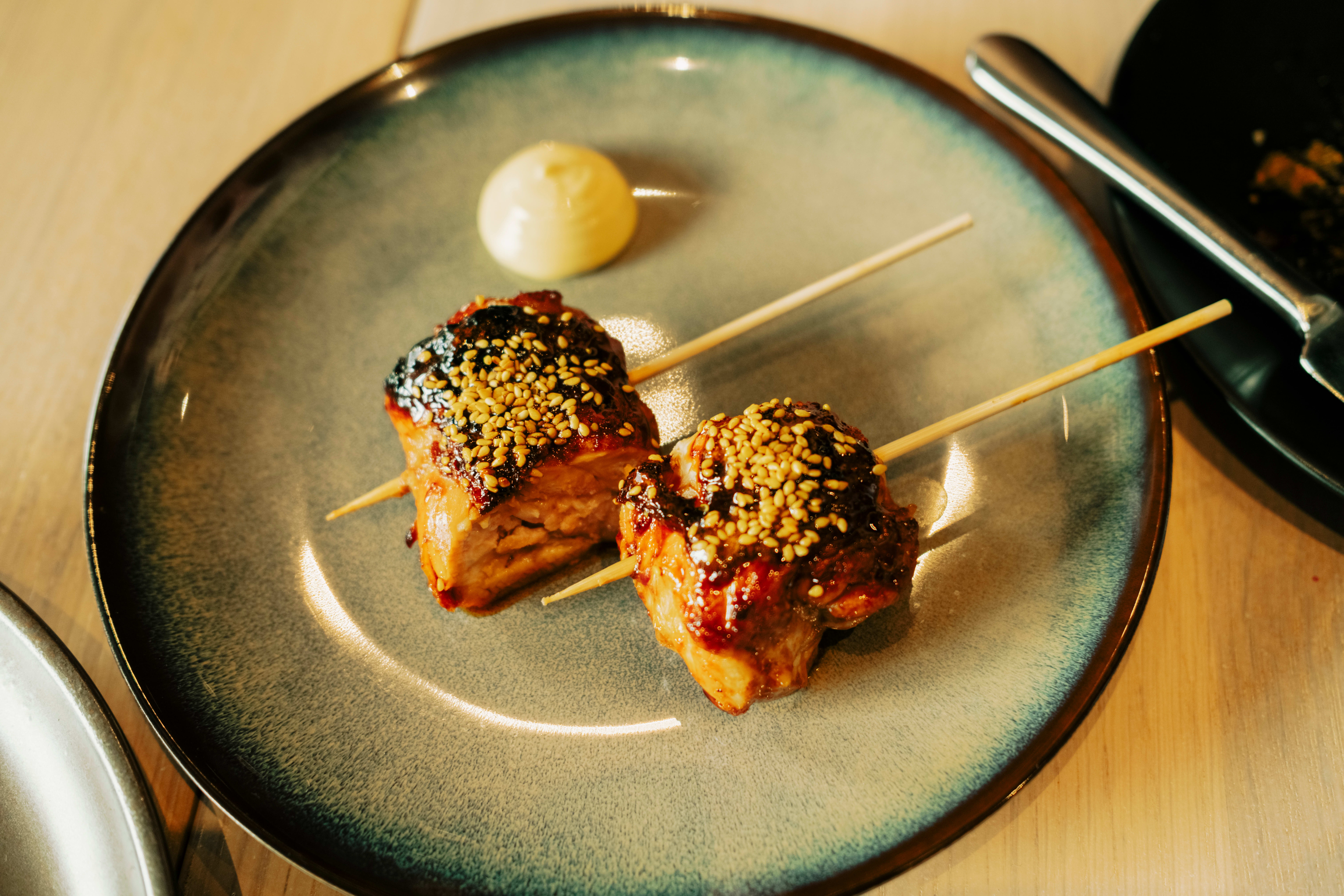 Kyllinglår med sesammajones.