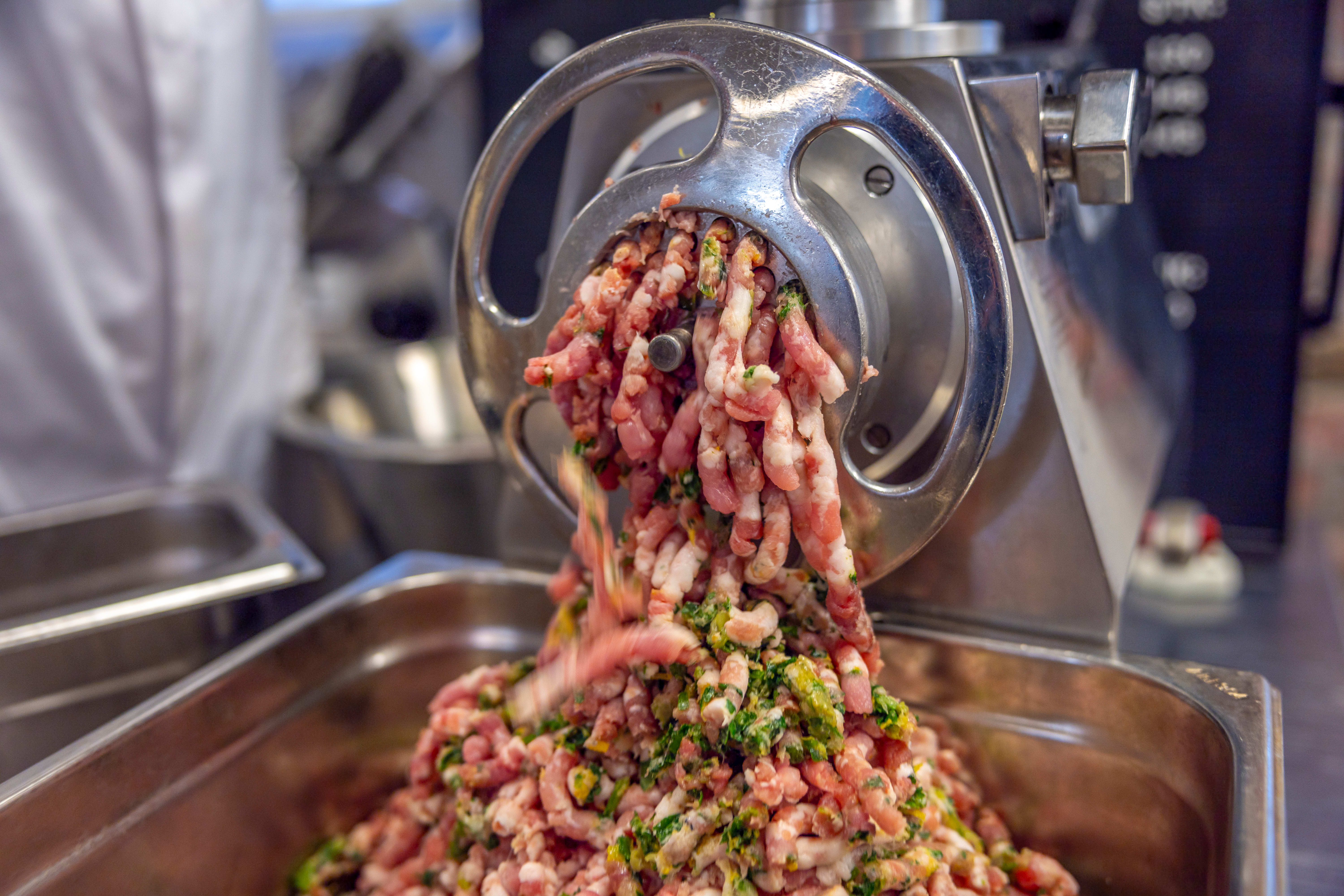 Bilde fra Indre Oslo Matforedlings pølsekurs for Mat fra Norge-lesere. 