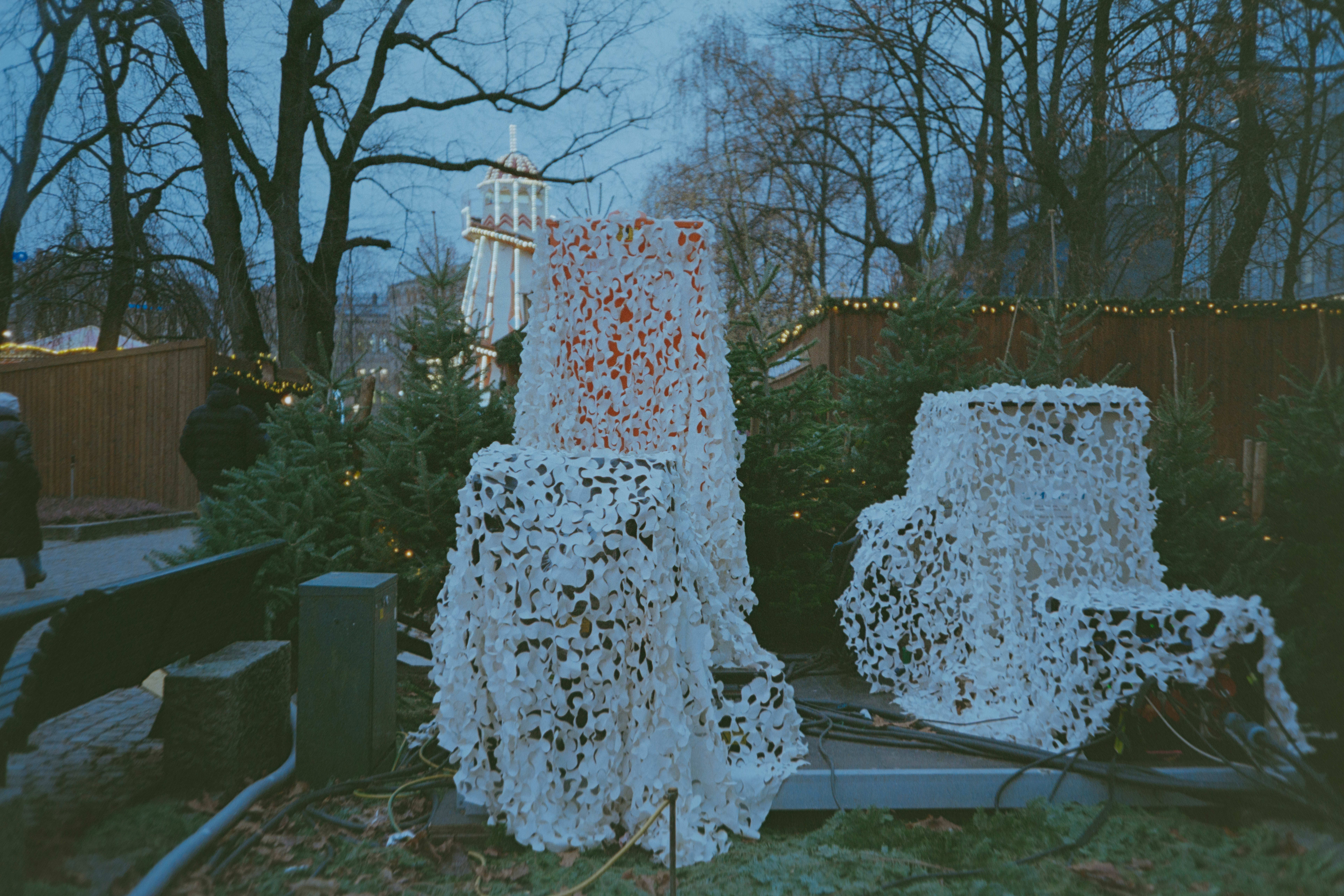 Kun aggregatene er dekket i snø denne novemberdagen. 