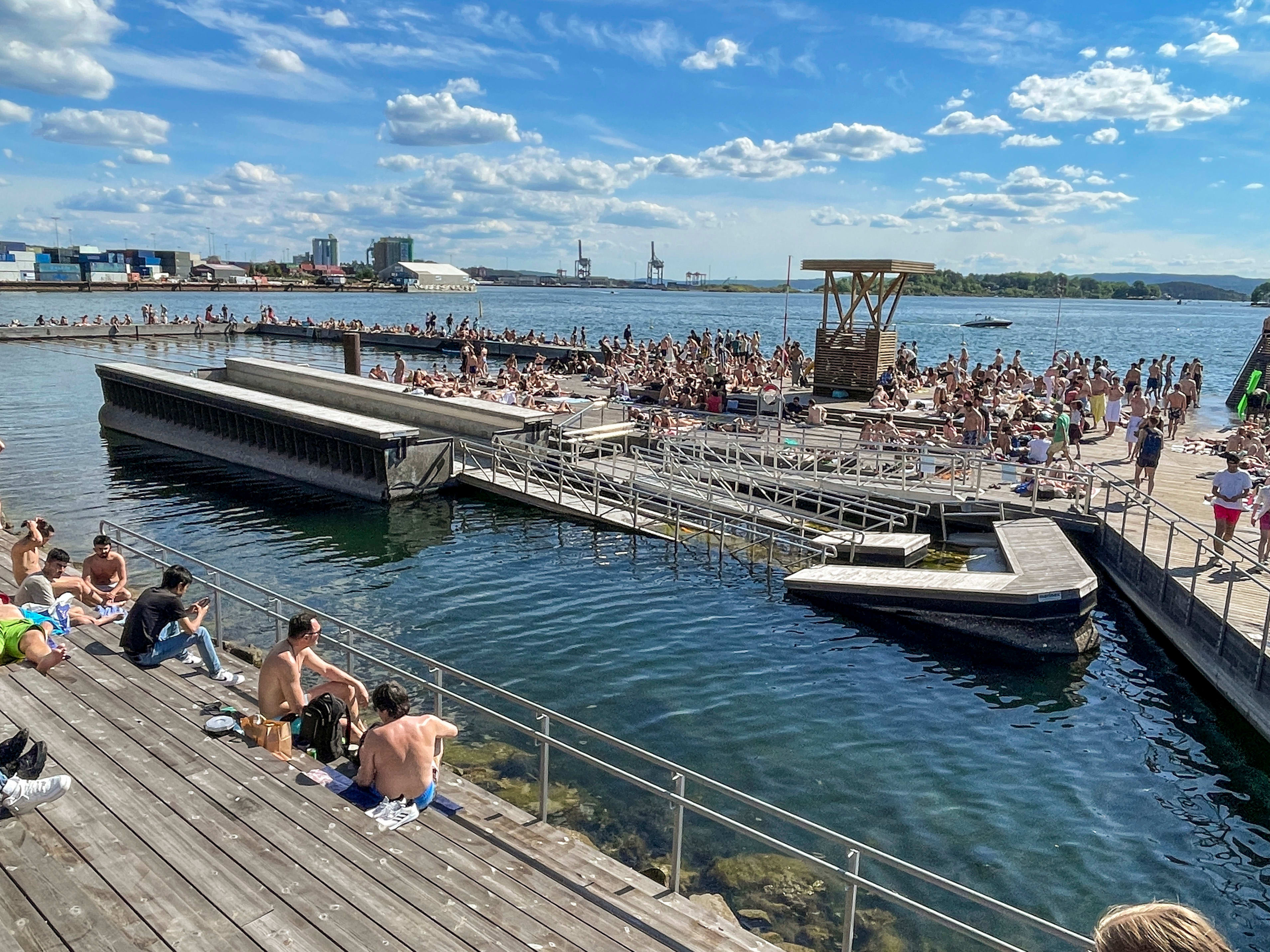 Sjøen er for alle, men det er kanskje ikke så fristende å dele den med 30.000 andre på Sørenga.
