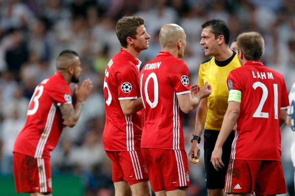Politiet skal ha fjernet tre Bayern-spillere fra dommergarderoben