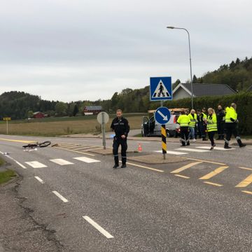 Syklist påkjørt av bil i Vestfold – hentet av luftambulanse 