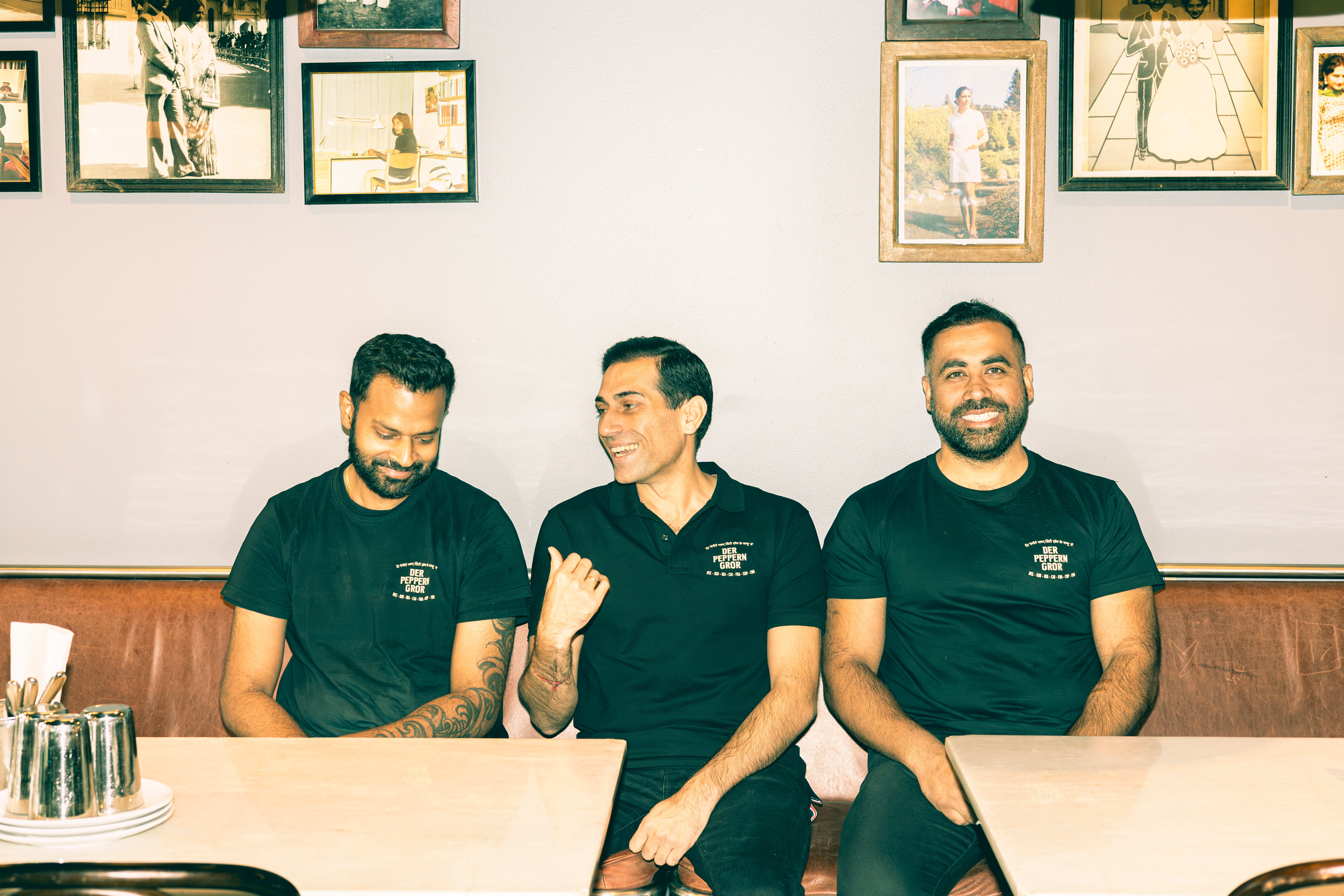 Ansvarlig for innkjøp og kvalitetskontroll Aditya Shekhar, eier Samir Sharma og kokk Zahir Safi Mohammed er alle blitt introdusert til Gaggan Anand og teamet hans. 