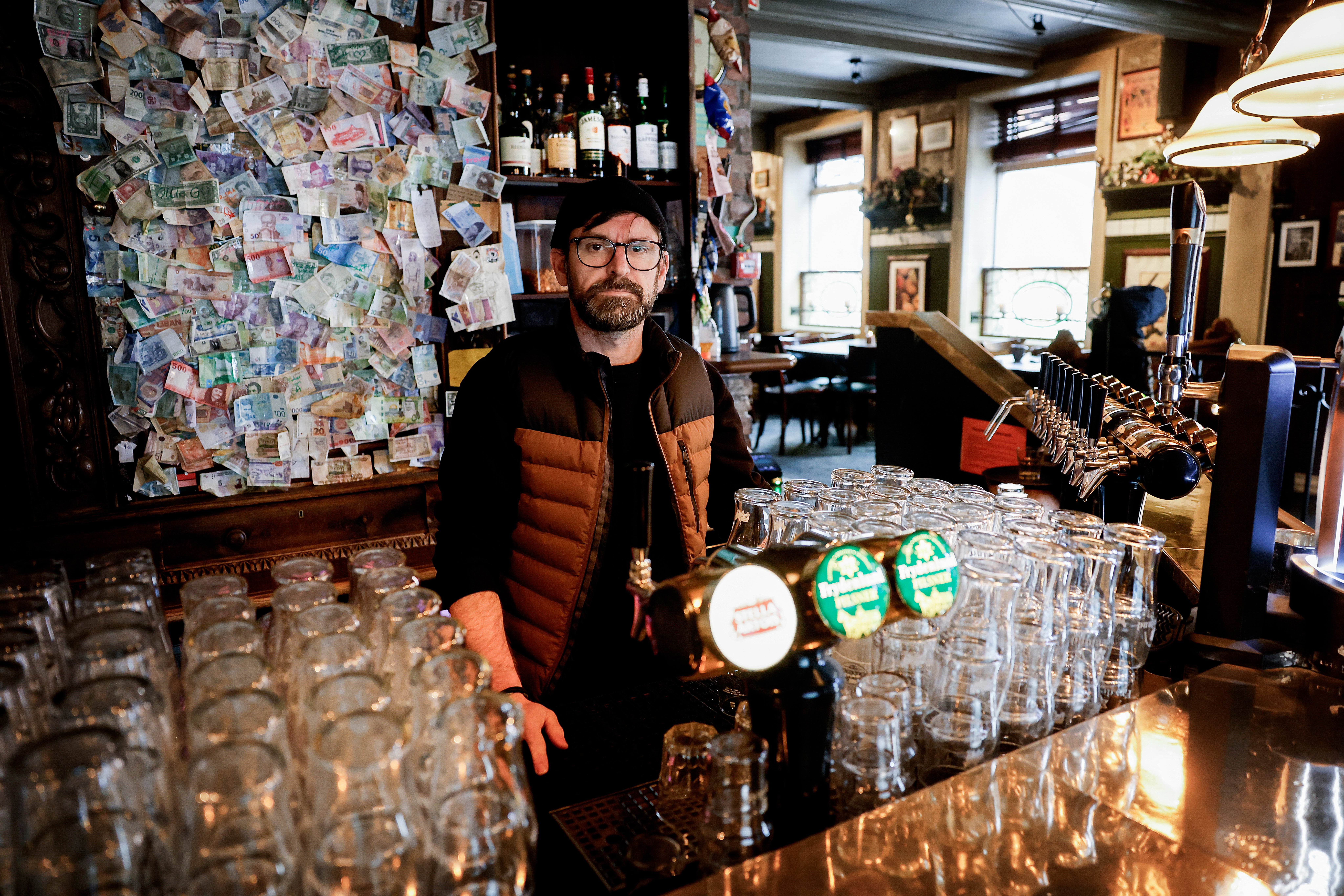 Pete Nicolacopoulos var fotograf og antropolog da han kom til Norge. I dag er han sjef på The Dubliner. 