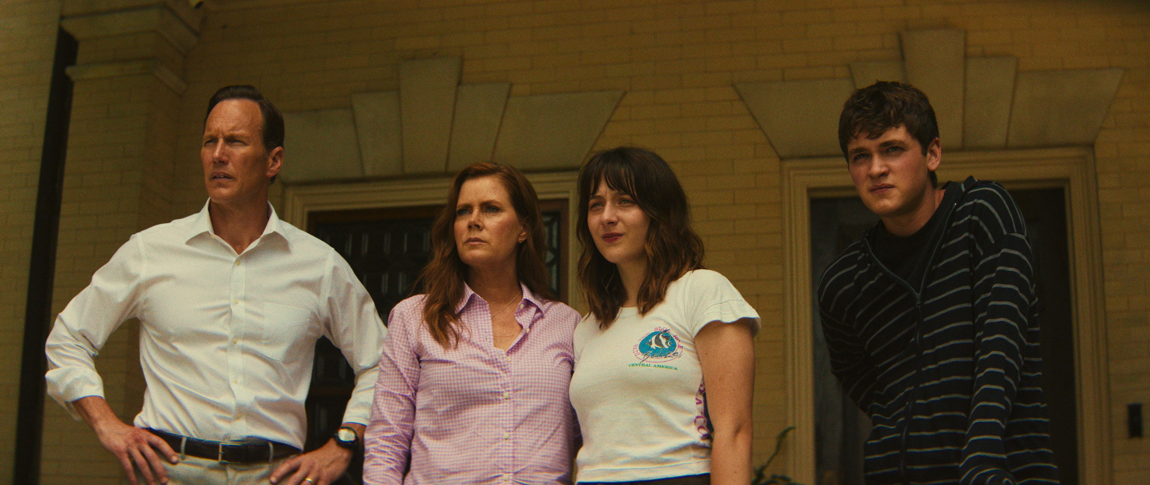 Familien Bowden spilles av Patrick Wilson, Amy Adams, Lily Collias og Joe Anders
