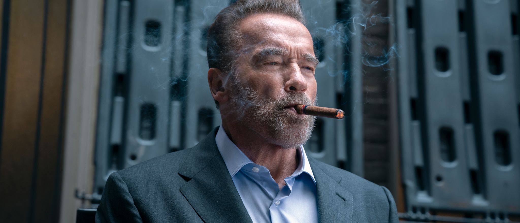 Spektakulært mageplask for Arnold Schwarzenegger