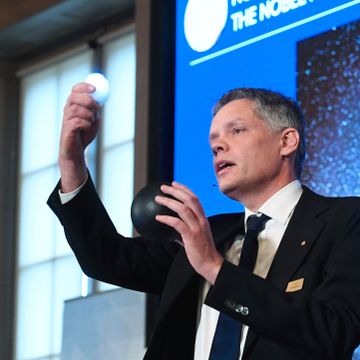 Nobelpris i fysikk for forskning på svarte hull