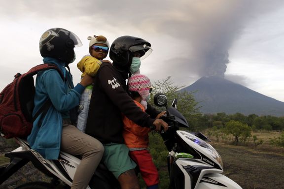 100.000 må evakuere på Bali