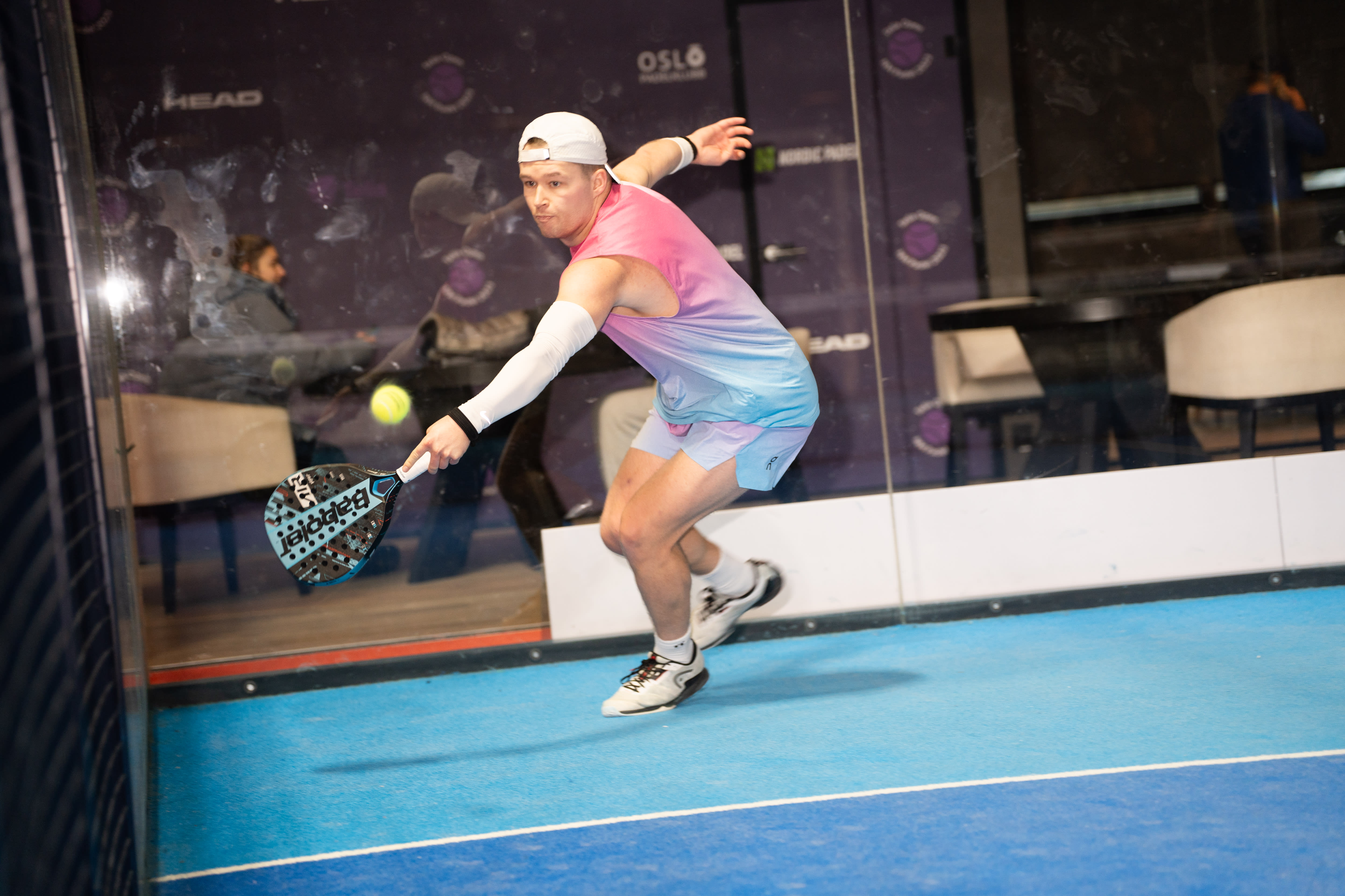 Tiktokeren deler gjerne treningstips i sosiale medier. Det kan være alt fra intervalløkter til pulsklokker. 