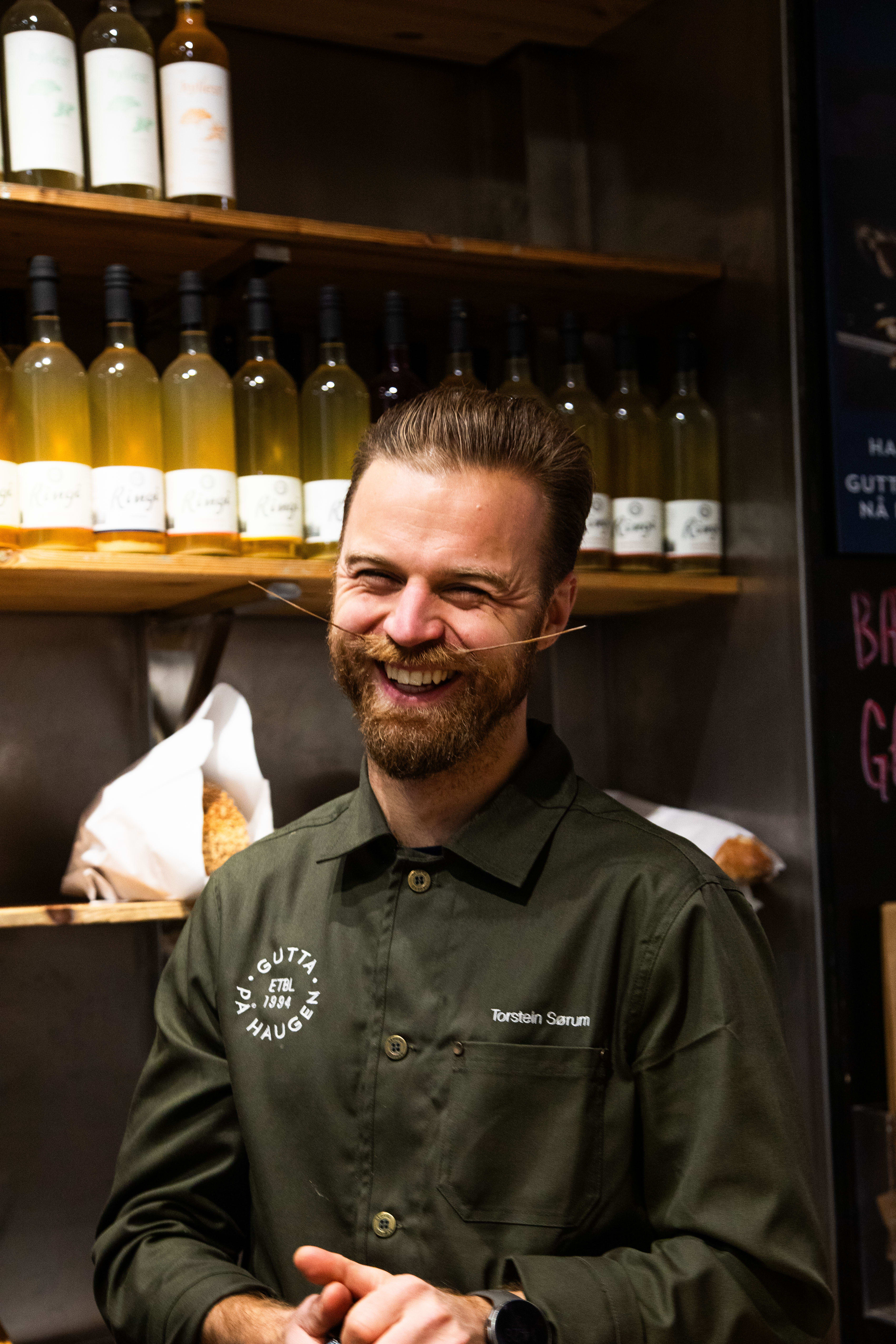 Den gylne krydderblandingen Ras el Hanout betyr «fra øverste hylle». Det passer godt til kjøtt, særlig lam, sier en særdeles blid Torstein Sørum.