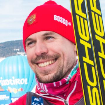 Skiløper Sergej Ustjugov fikk «Vennskapsorden» overrakt av Putins mann