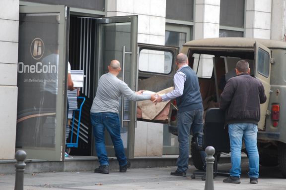 Tusenvis av nordmenn har sendt kopi av passet sitt til Bulgaria – stikk i strid med Kripos’ advarsler