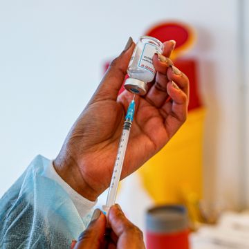 – Tredje vaksinedose til nordmenn er feil og usolidarisk