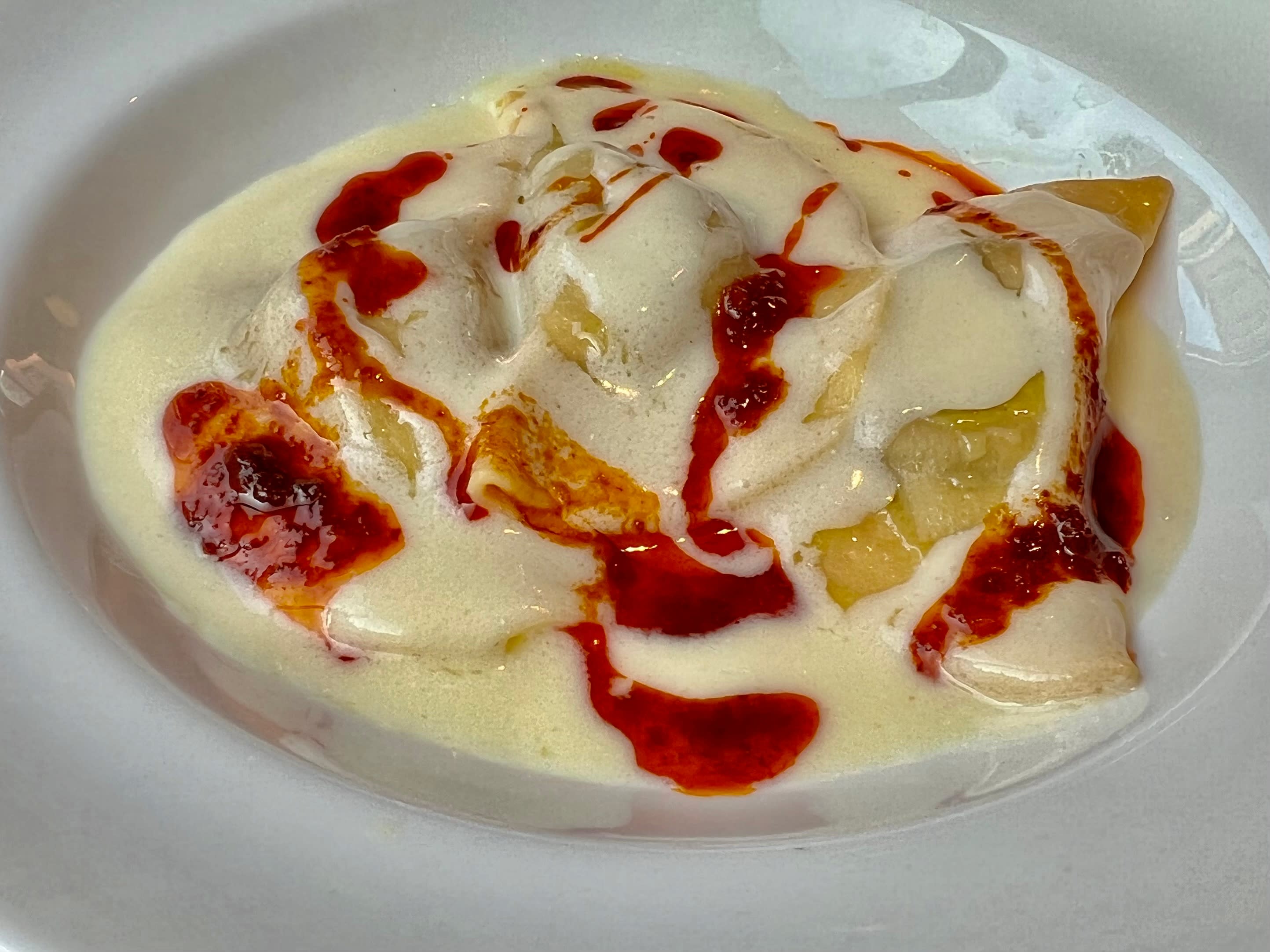 God pasta med ostesaus og nduja.