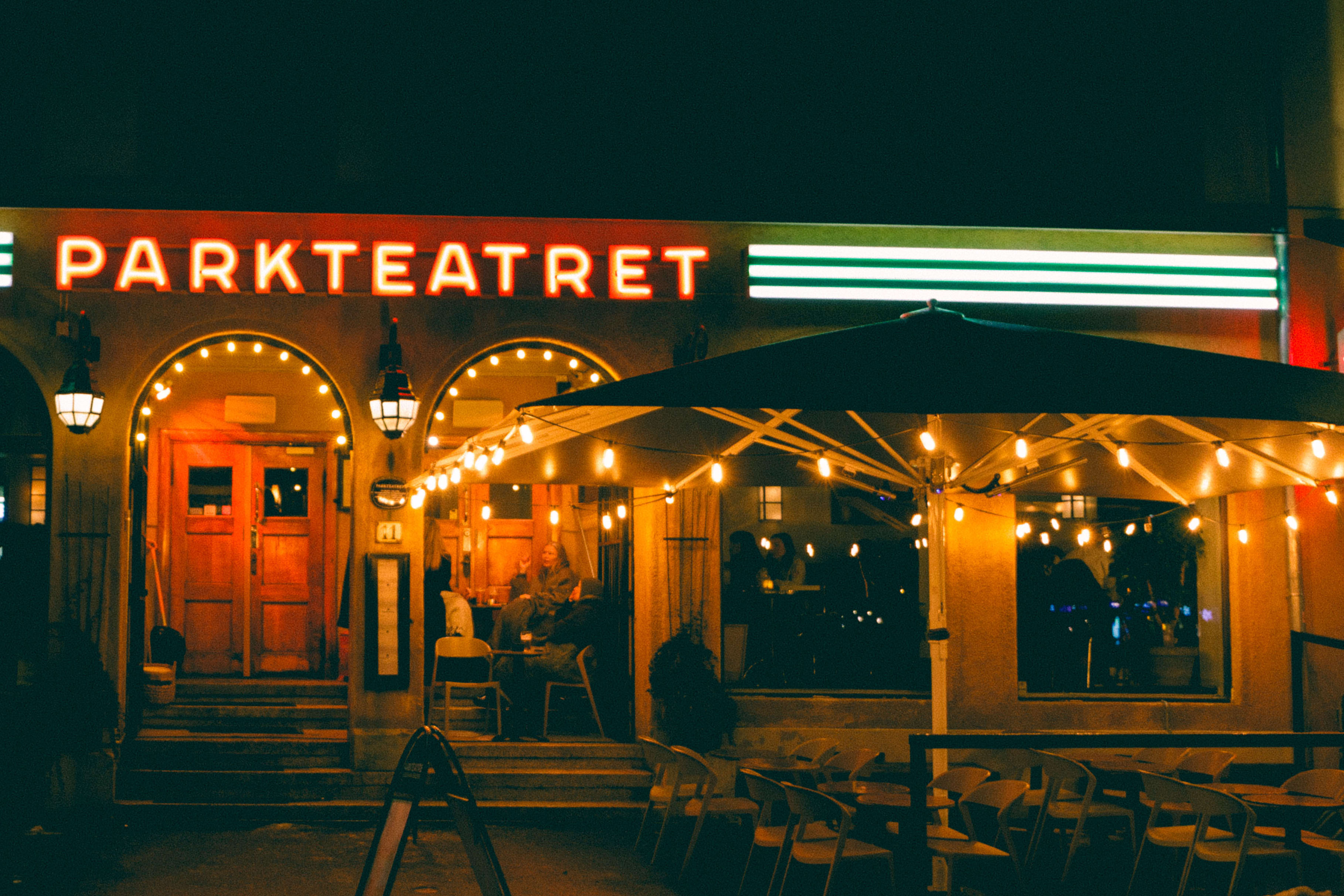 Senere på kvelden kan du også observere norsk køkultur på sitt beste utenfor konsertscenen.