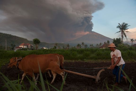 Vulkanutbrudd på Bali stanser flytrafikk