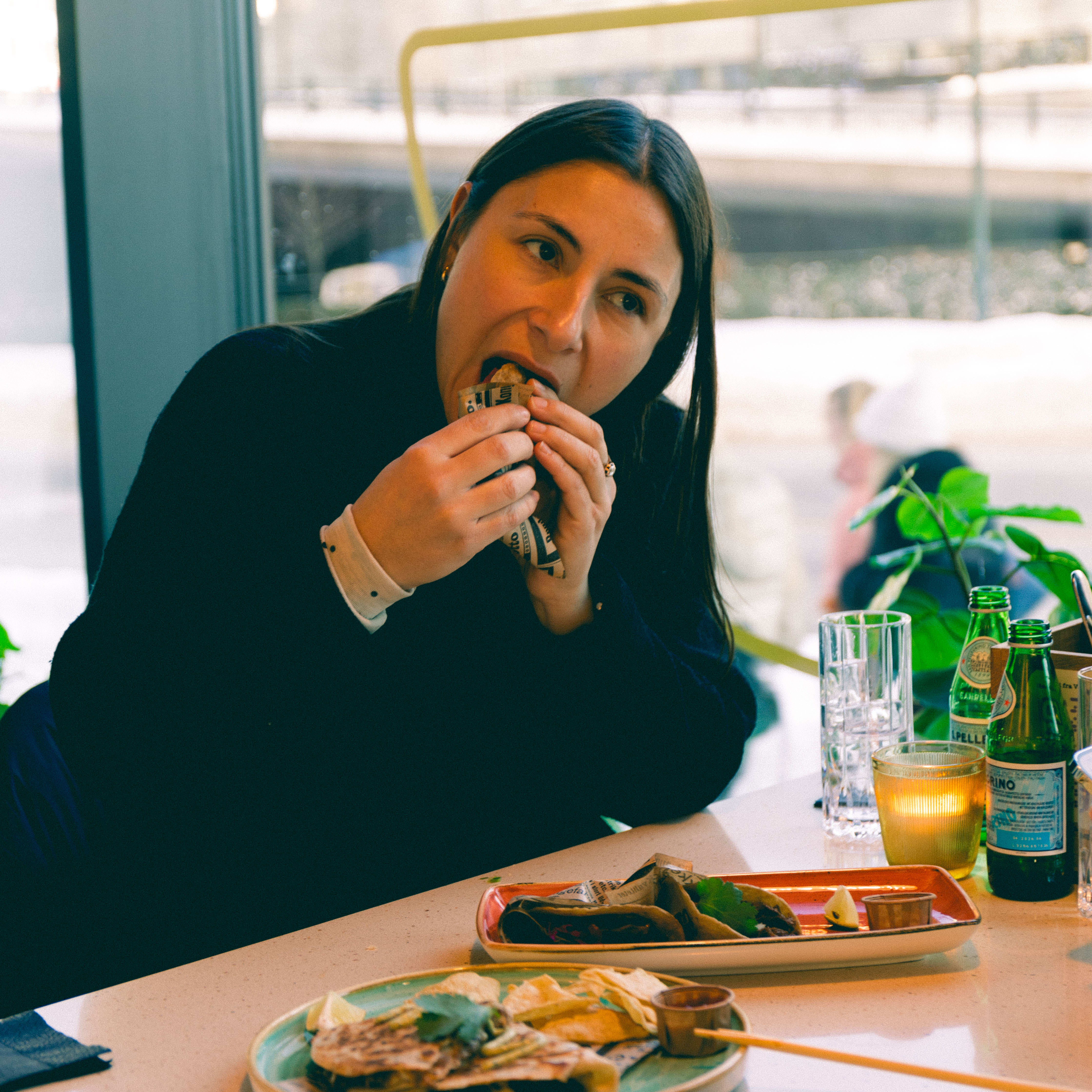 Maten vi bestiller hjem etter en fest