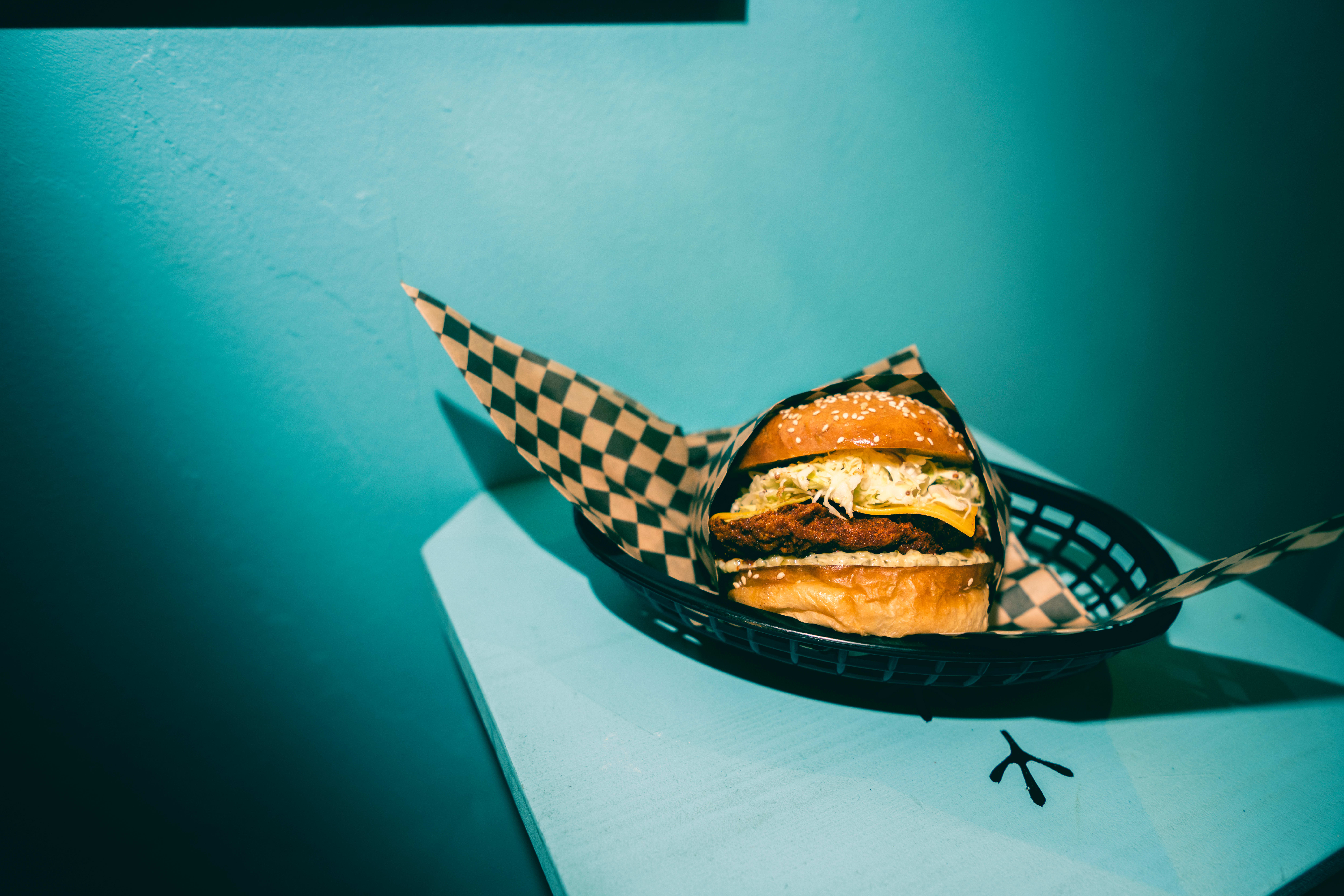 Sterk kylling er religion. Hot Temper er et pilegrimsmål.