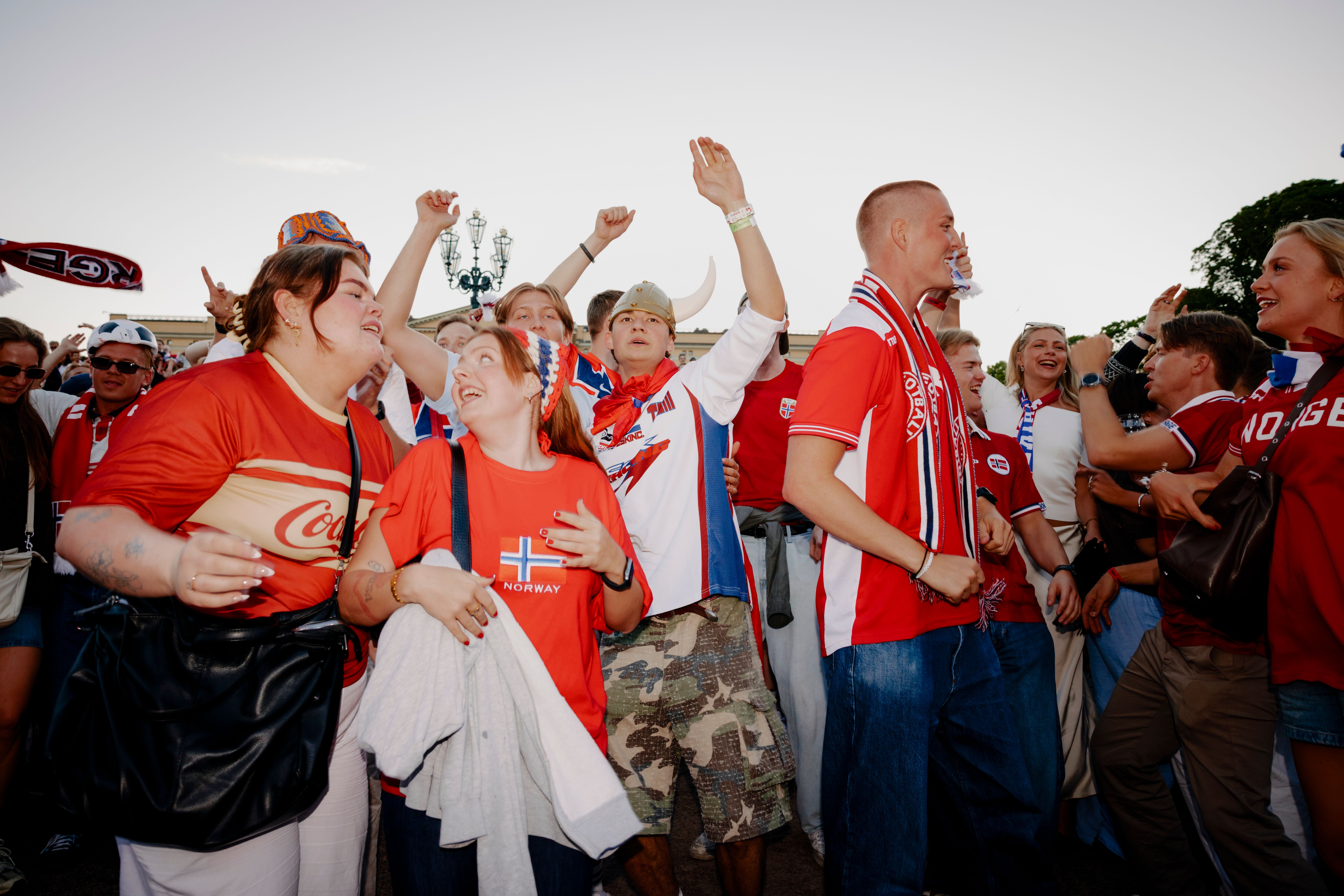 Ingen drakt? Alt som sier «Norge» går fint.