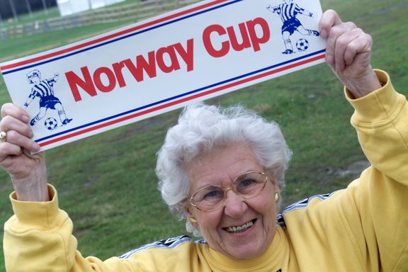 Norway Cup er i gang. Turneringens «bestemor» krevde at jentene skulle være med fra dag én.