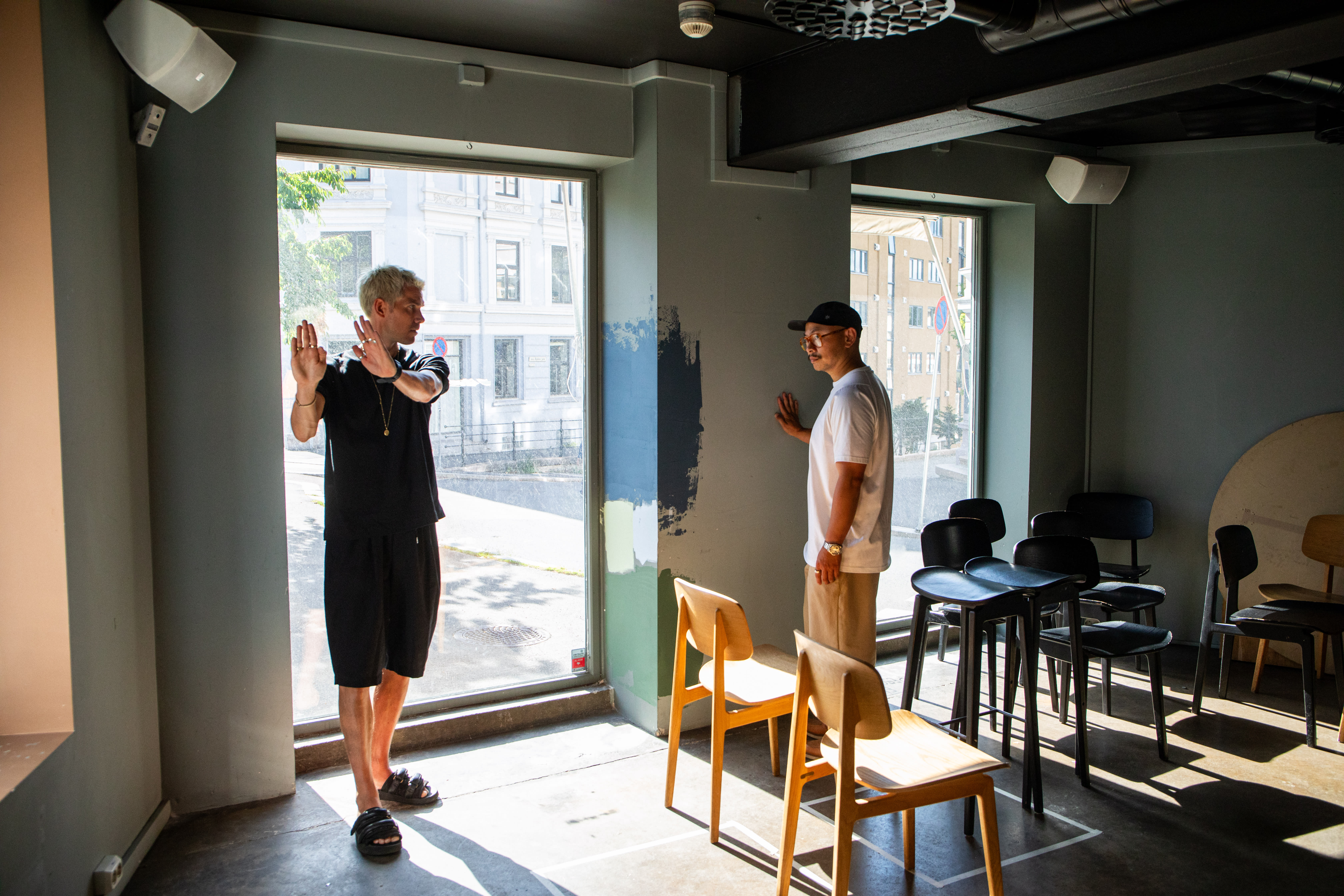 Vegger skal males, møbler skal bygges. Det eneste som får være som det var, er taket: – Det er en gøy utfordring, synes Fridtjof Seeberg og teamet.