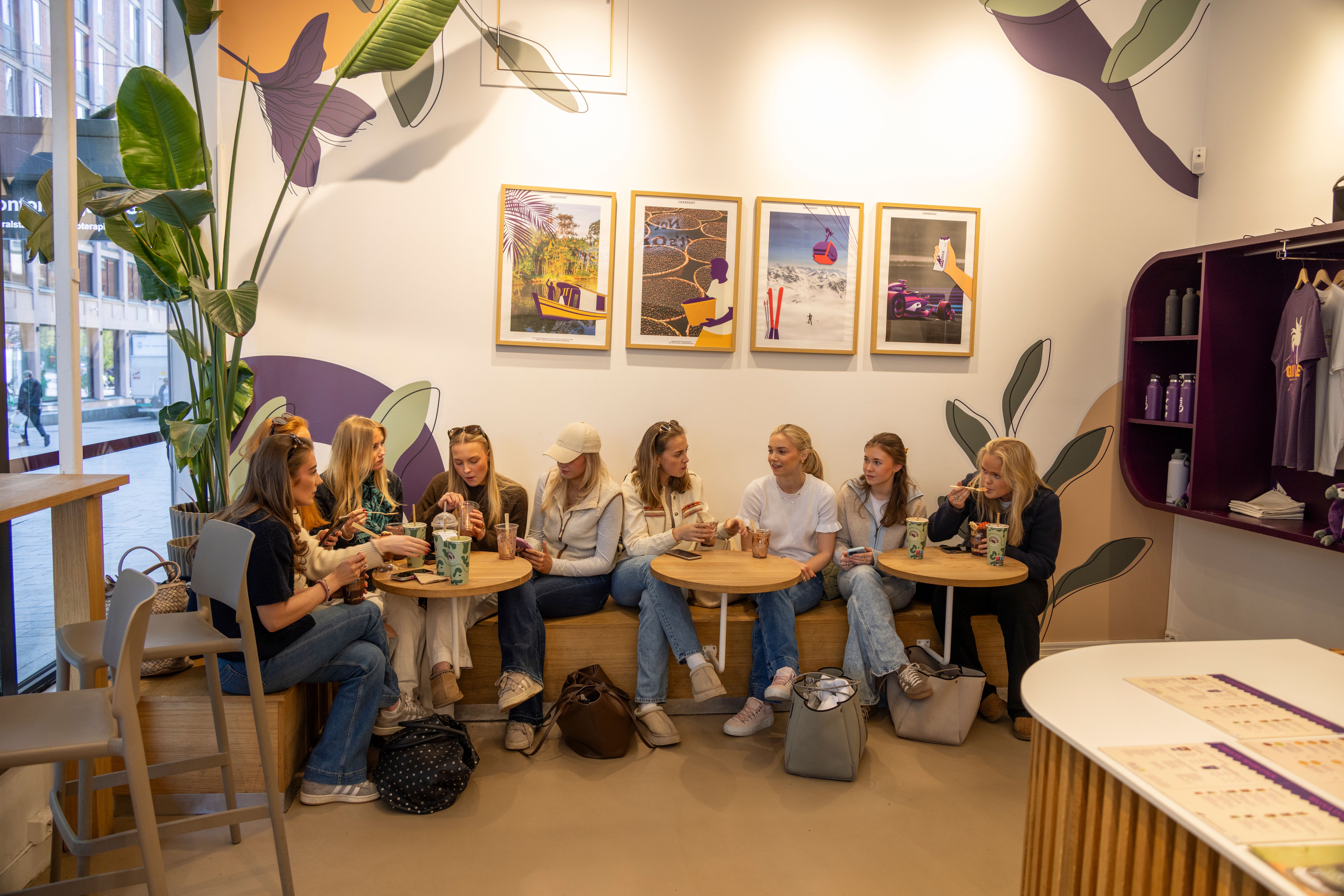 Acaibowls er popping blant jentene. – Vi får det opp på Tiktok, sier en av dem.