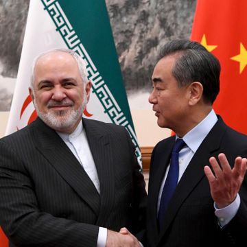 Kina ber USA avstå fra maktbruk mot Iran