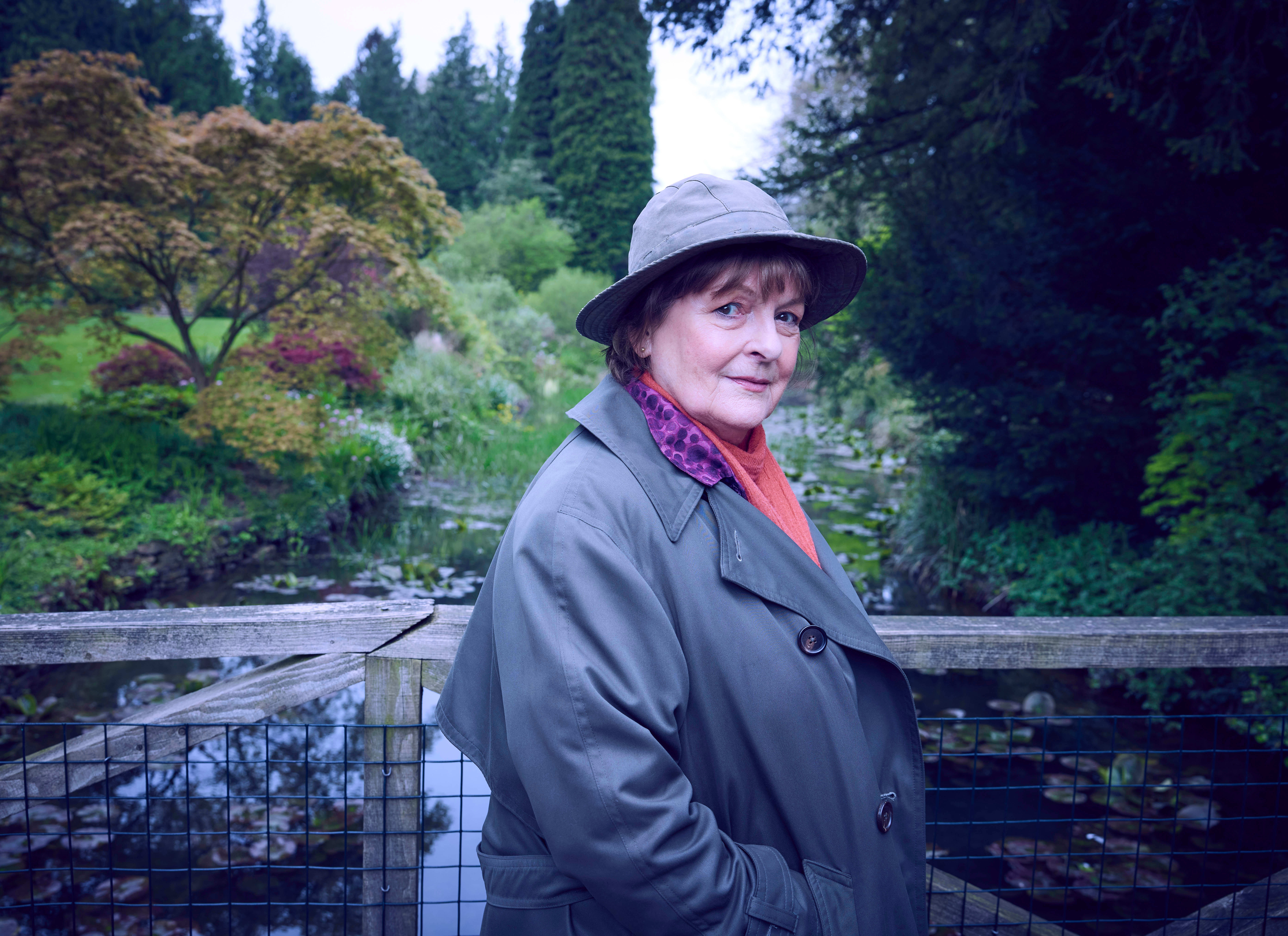  DCI Vera Stanhope (Brenda Blethyn) sier farvel.